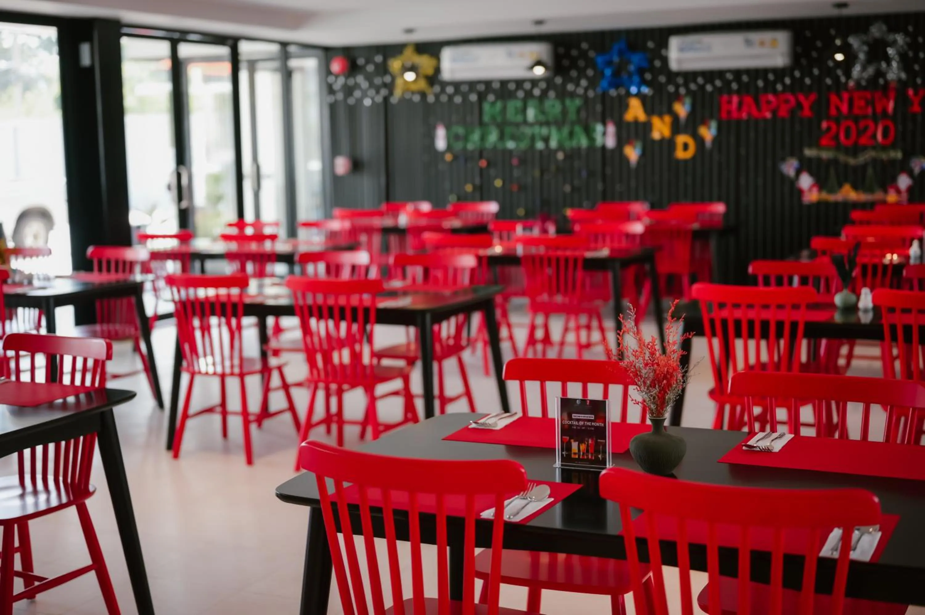 Restaurant/places to eat in The Iconic Hotel Don Mueang Airport