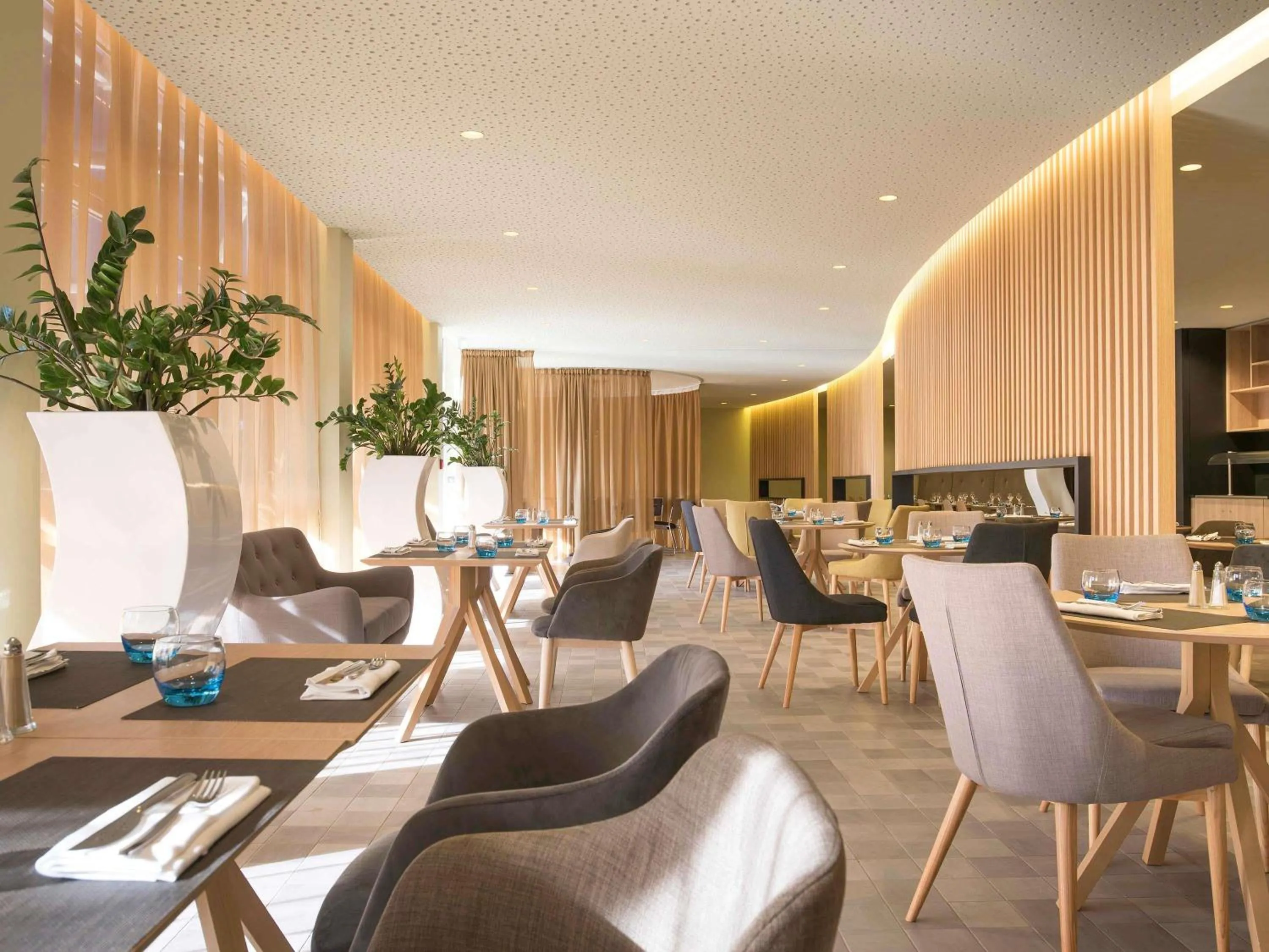 Restaurant/places to eat in Novotel Paris Nord Expo Aulnay