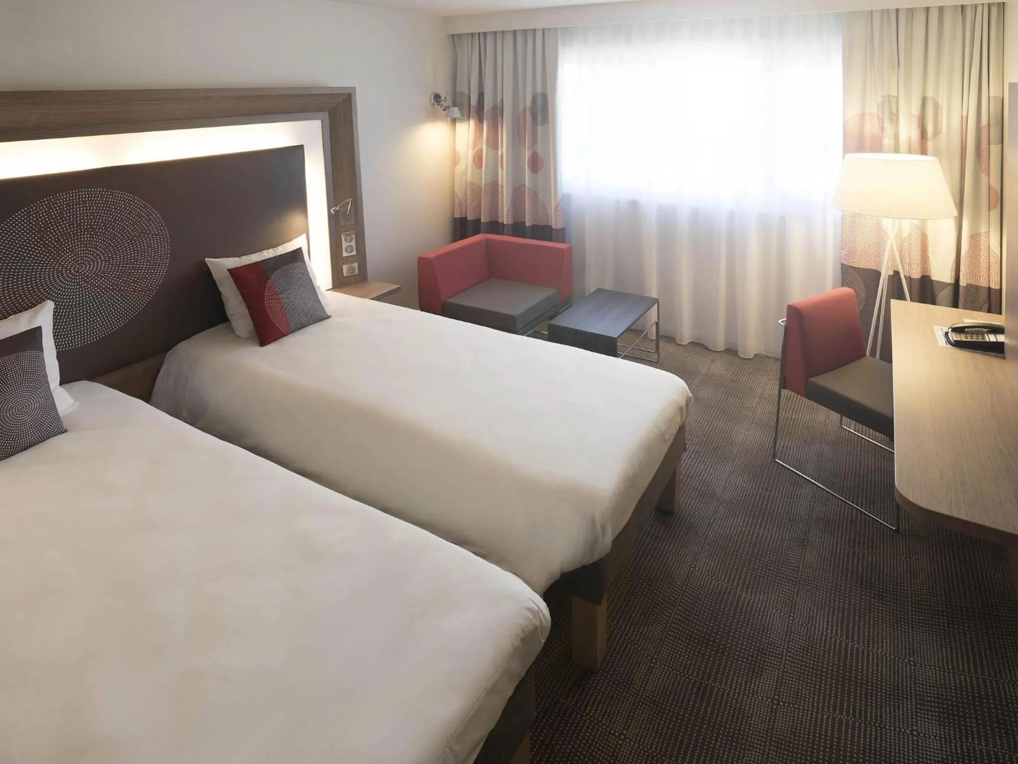 Bedroom, Bed in Novotel Paris Nord Expo Aulnay