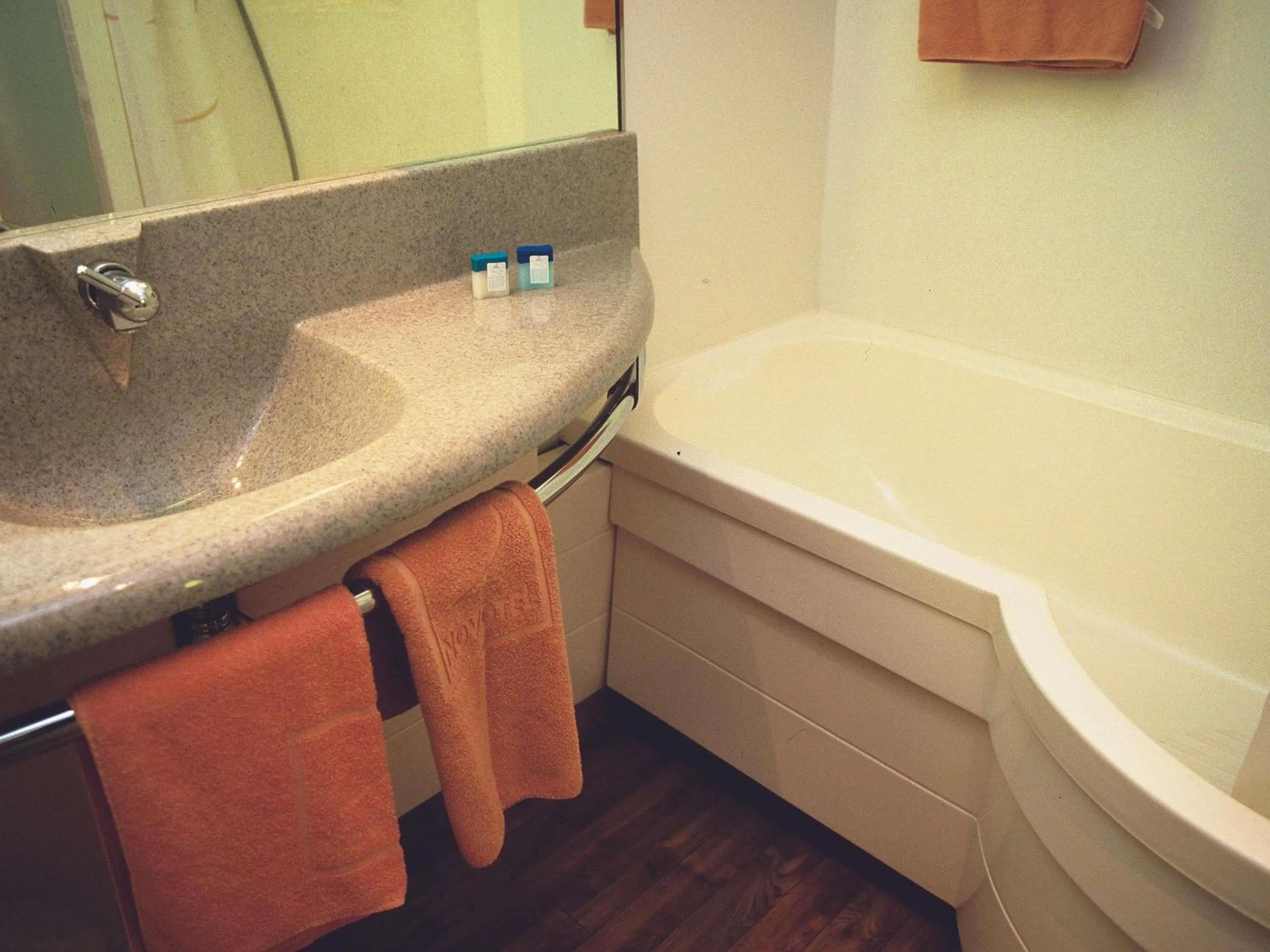 Bedroom in Novotel Paris Nord Expo Aulnay