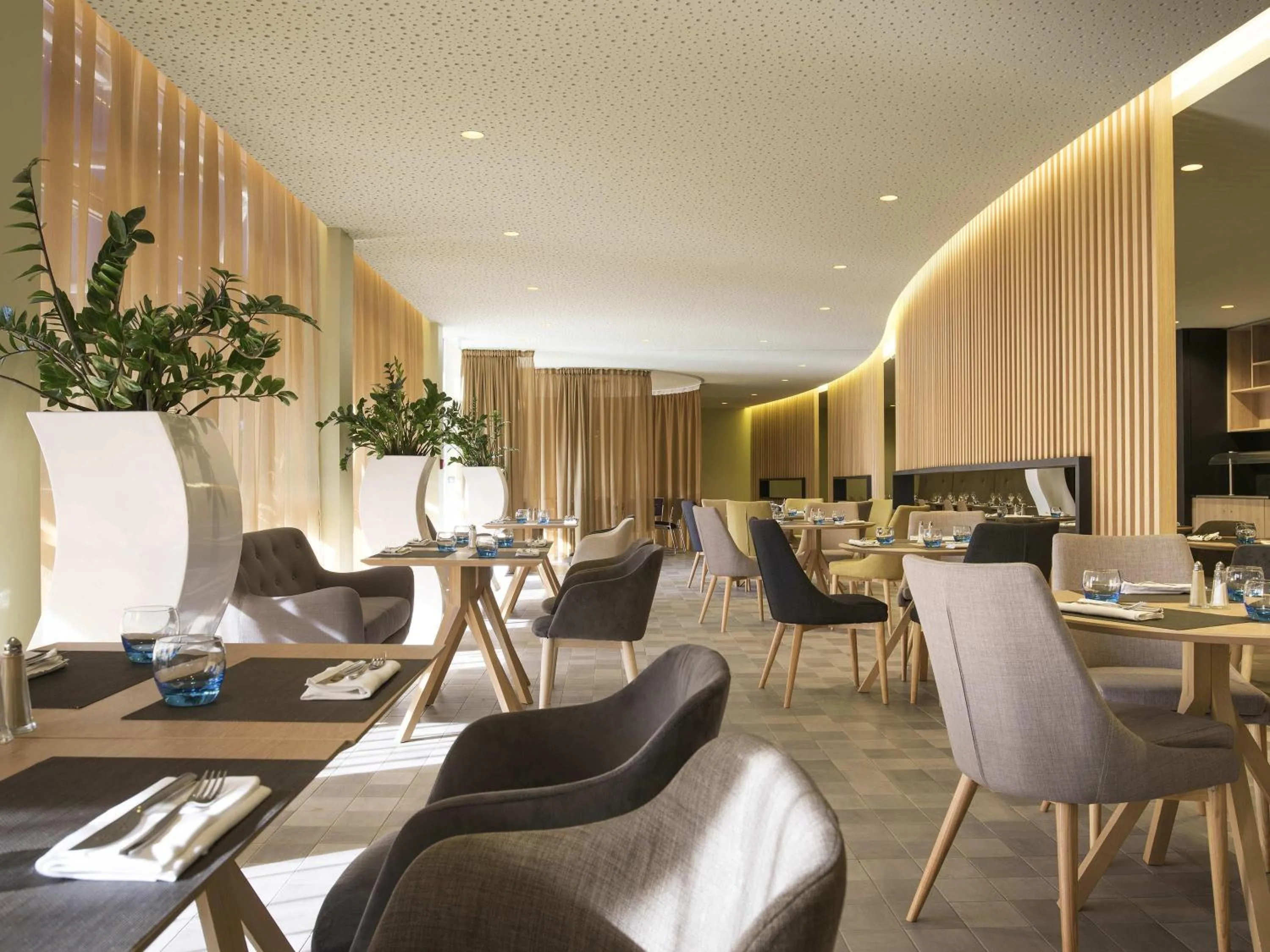 Restaurant/places to eat in Novotel Paris Nord Expo Aulnay