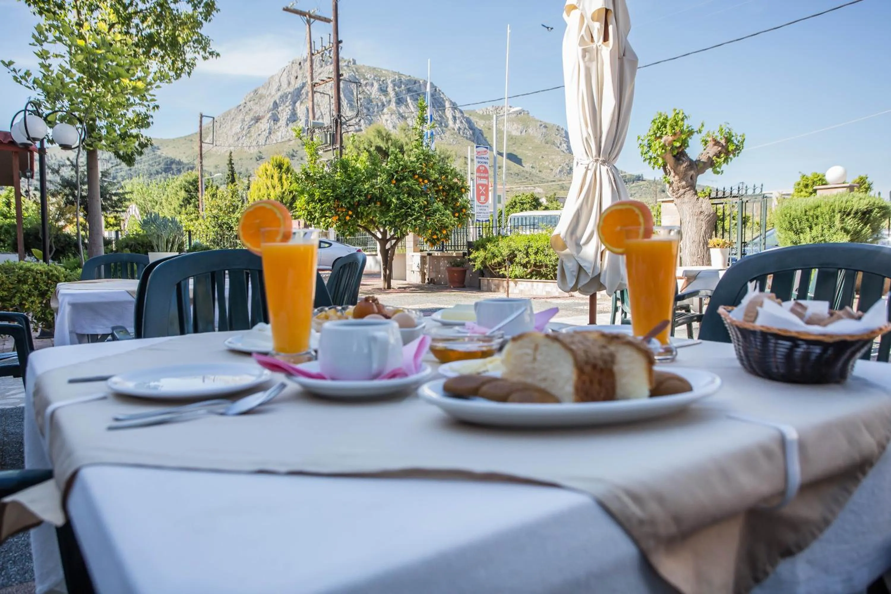 Restaurant/places to eat in Vasilios Marinos Rooms