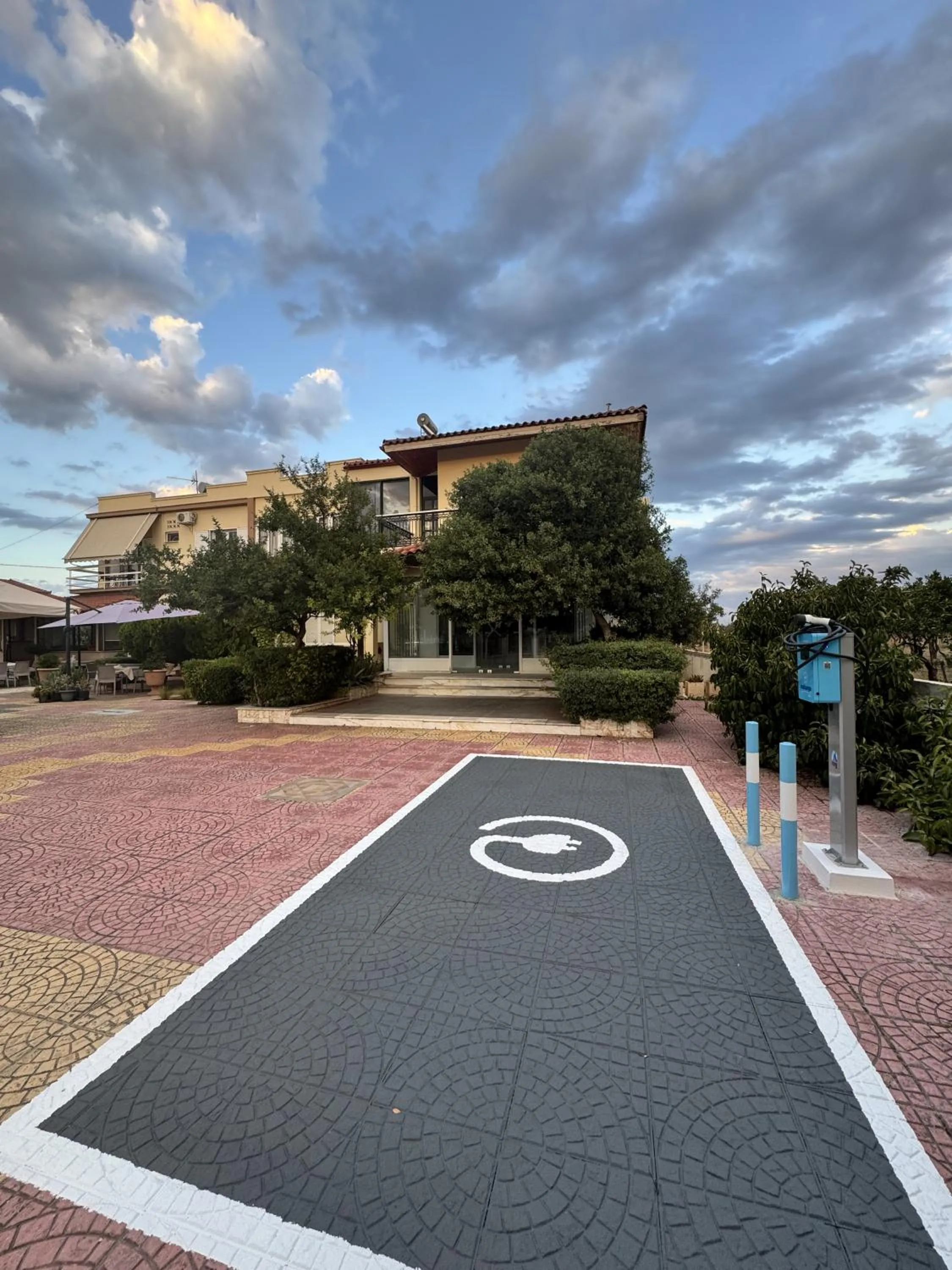 Parking in Vasilios Marinos Rooms