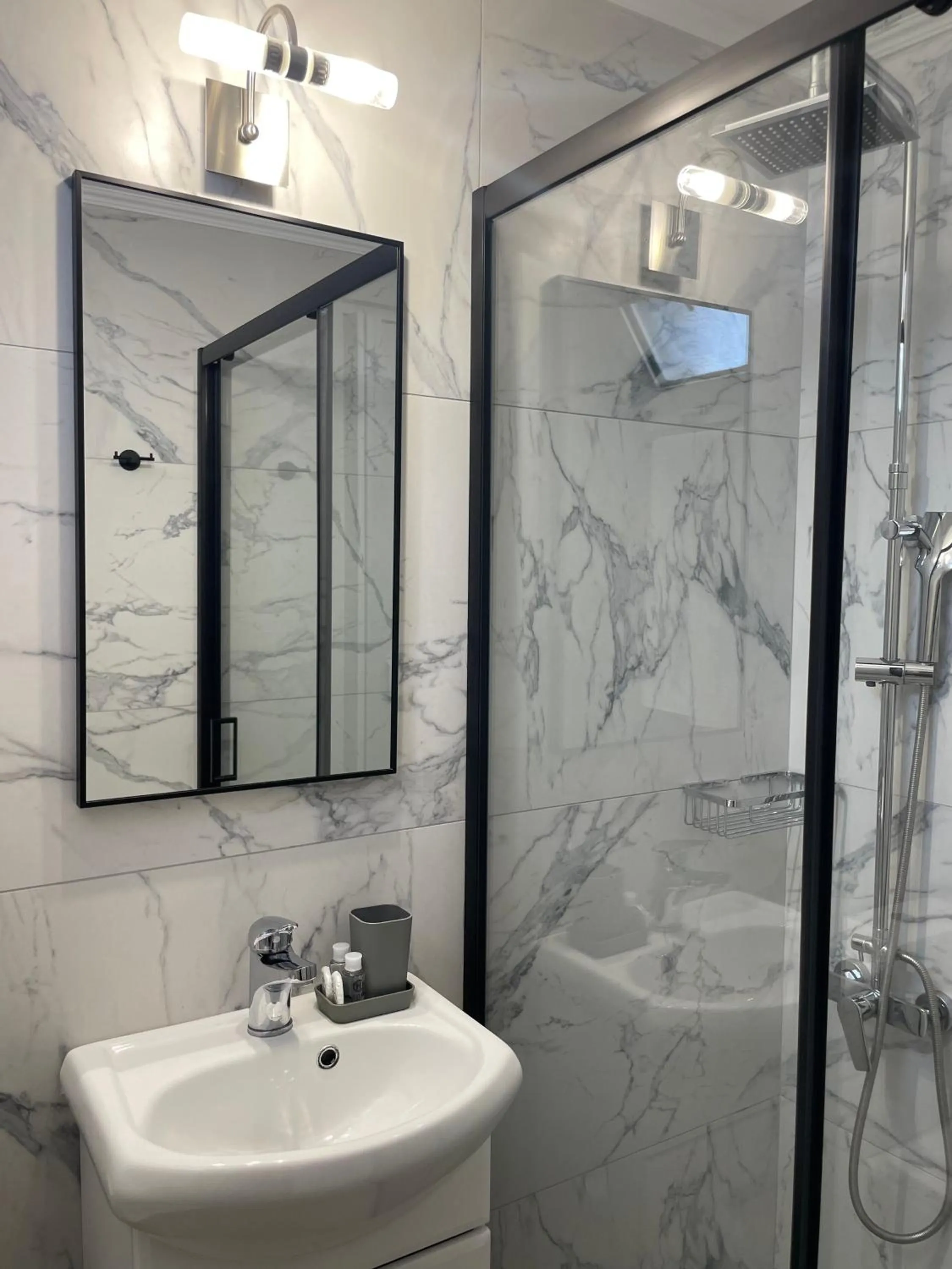 Bathroom in Vasilios Marinos Rooms