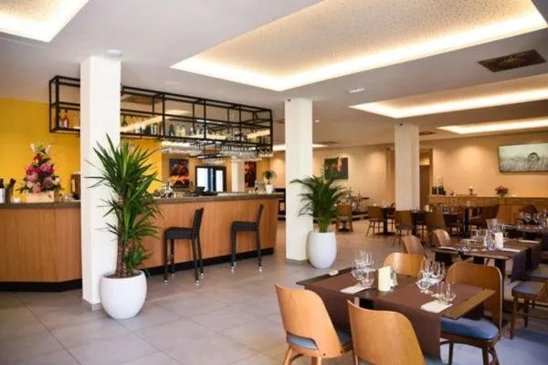 Restaurant/places to eat in LE CASTEL D'ALTI