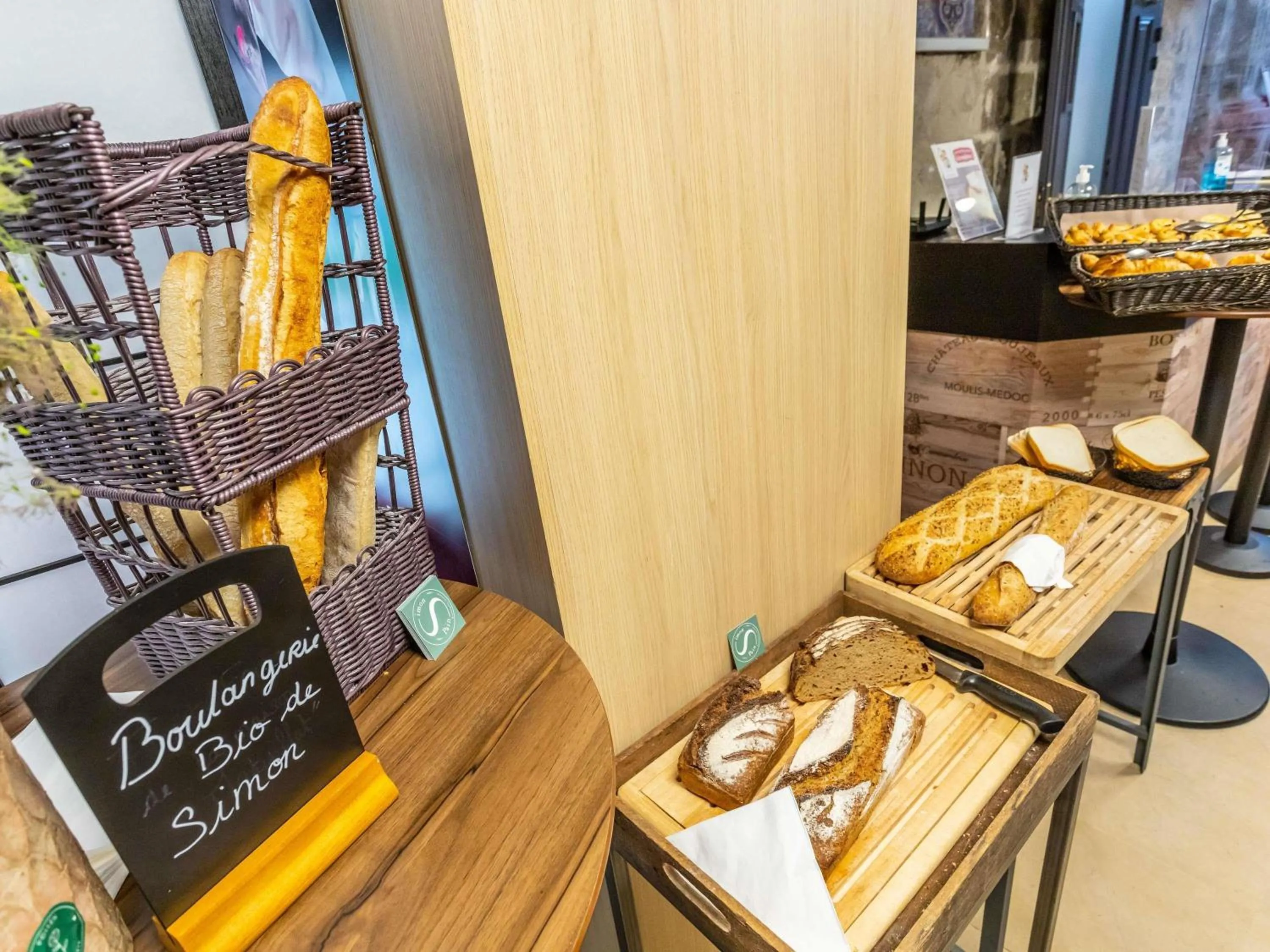 Breakfast in Hotel De Bourbon Grand Hotel Mercure Bourges