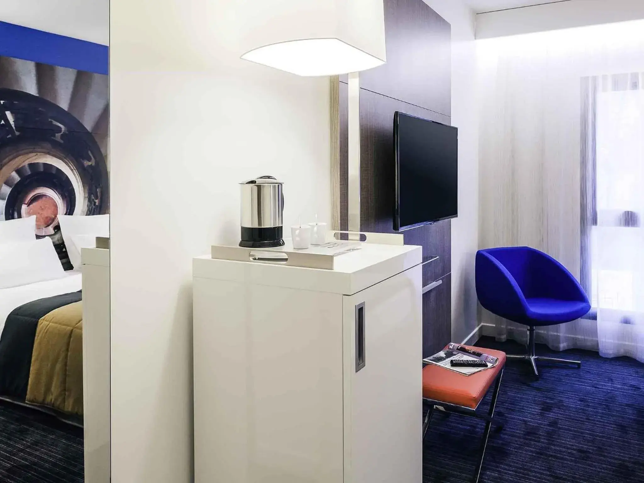 Bedroom in Hotel De Bourbon Grand Hotel Mercure Bourges Bedroom in Hotel De Bourbon Grand Hotel Mercure Bourges