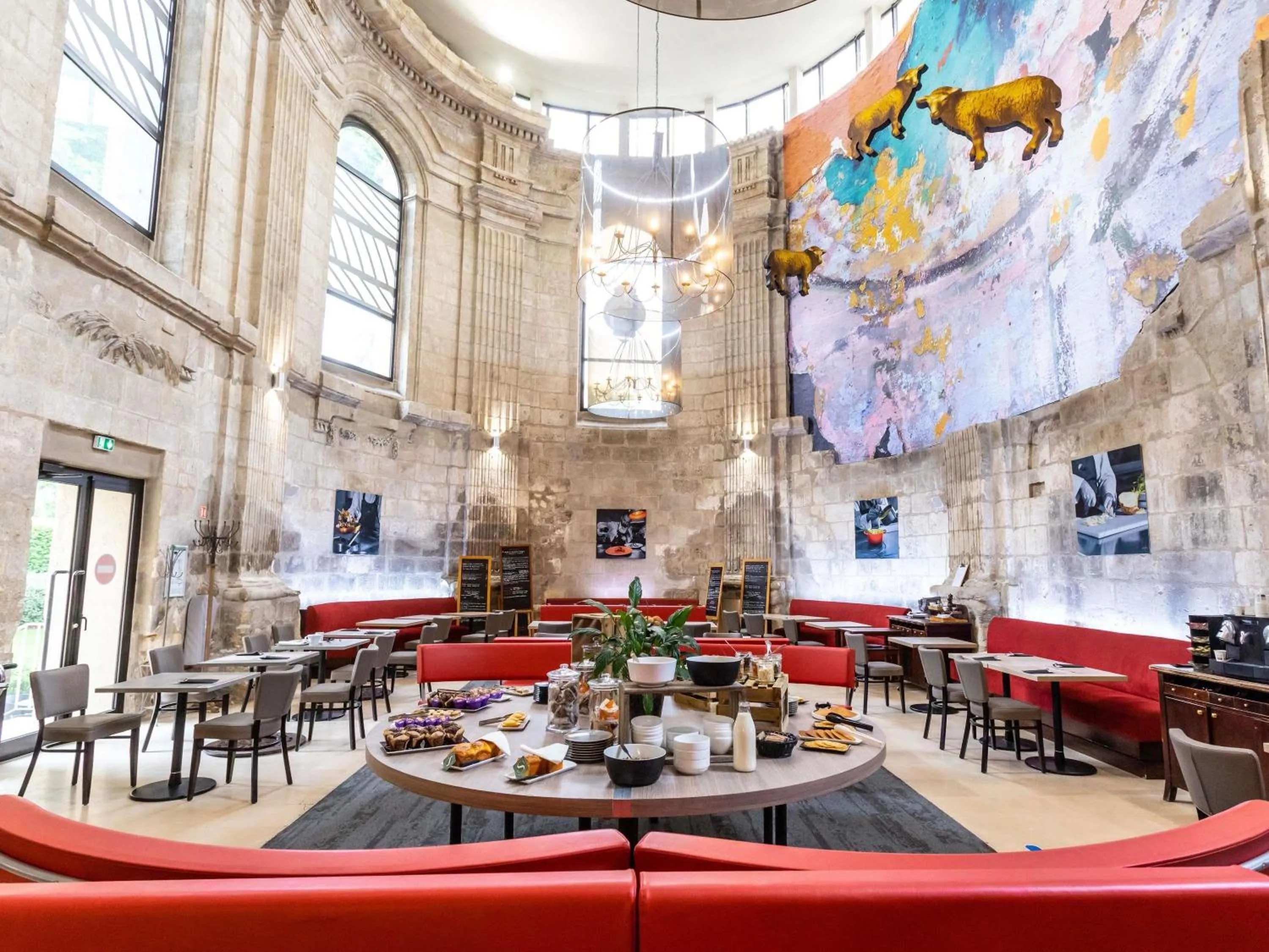 Breakfast in Hotel De Bourbon Grand Hotel Mercure Bourges