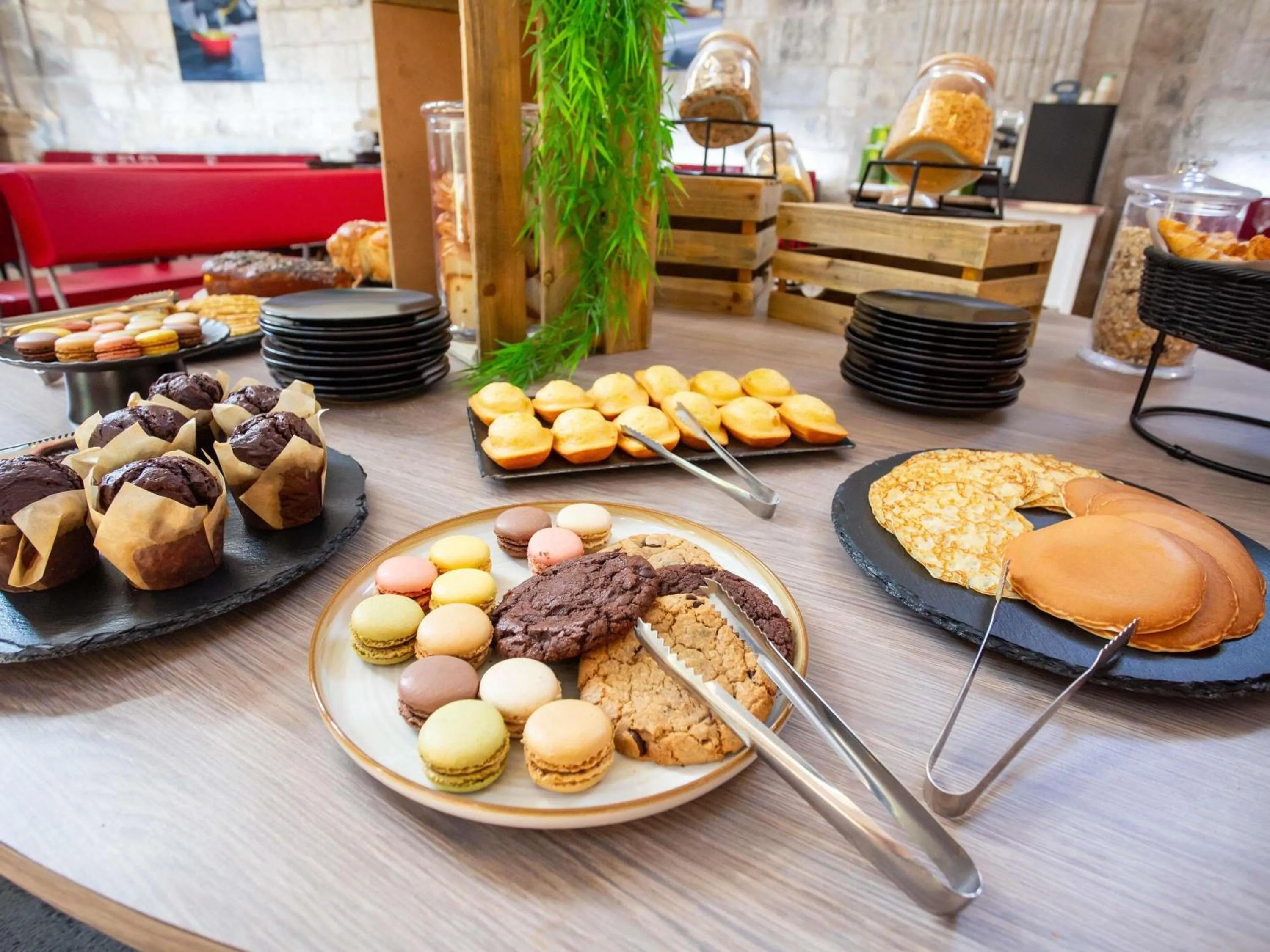 Breakfast in Hotel De Bourbon Grand Hotel Mercure Bourges