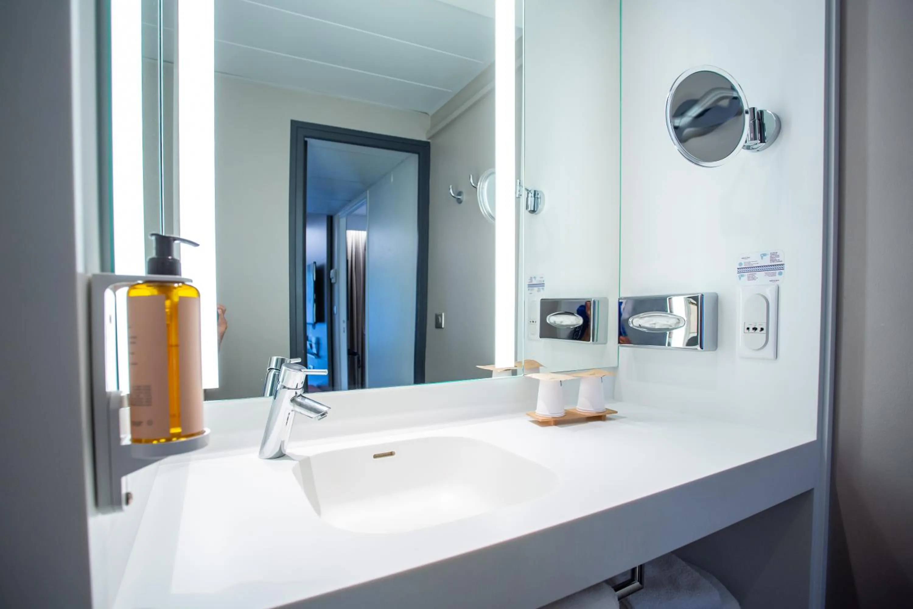Bathroom in Hotel De Bourbon Grand Hotel Mercure Bourges