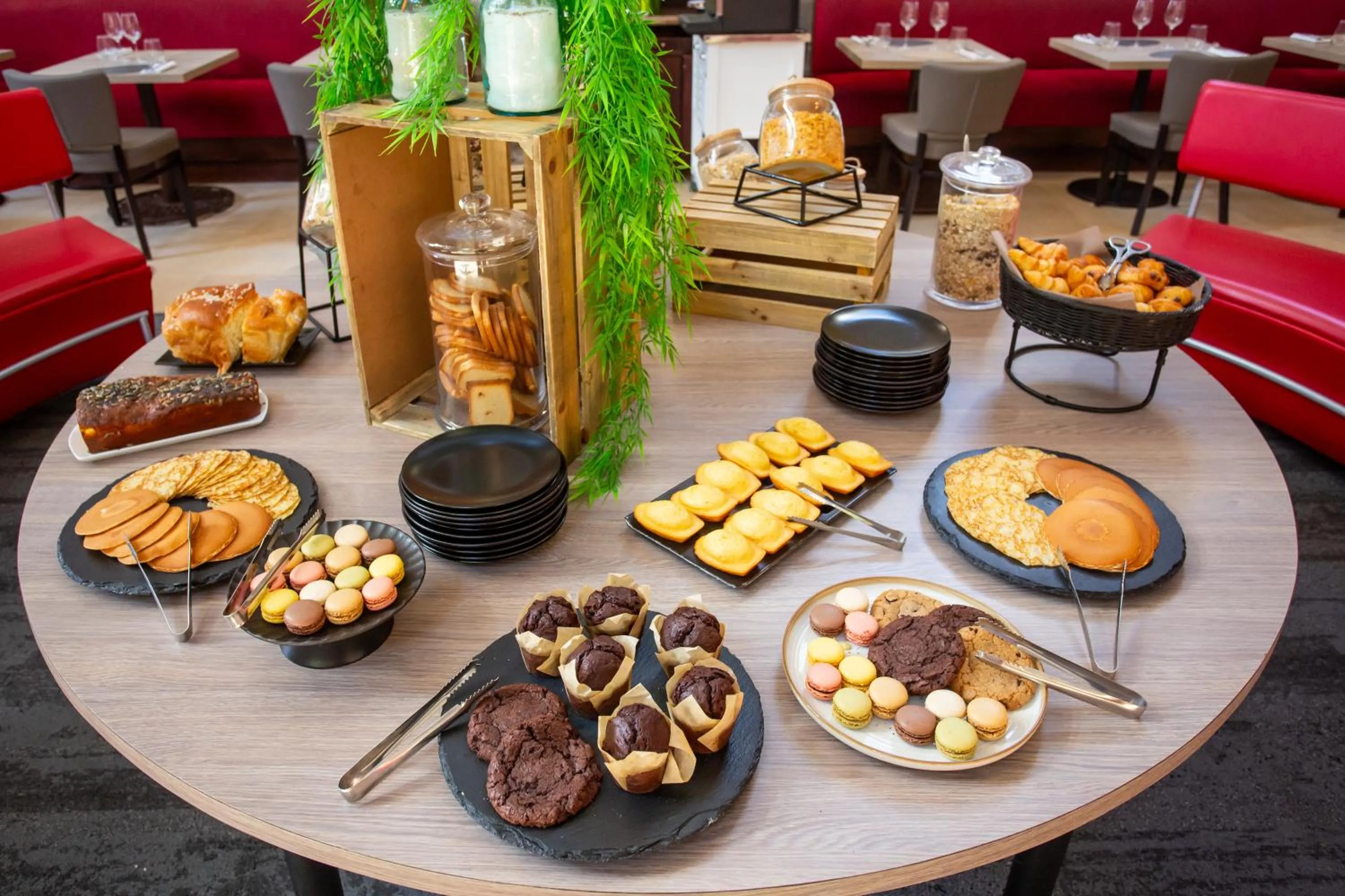 Breakfast in Hotel De Bourbon Grand Hotel Mercure Bourges