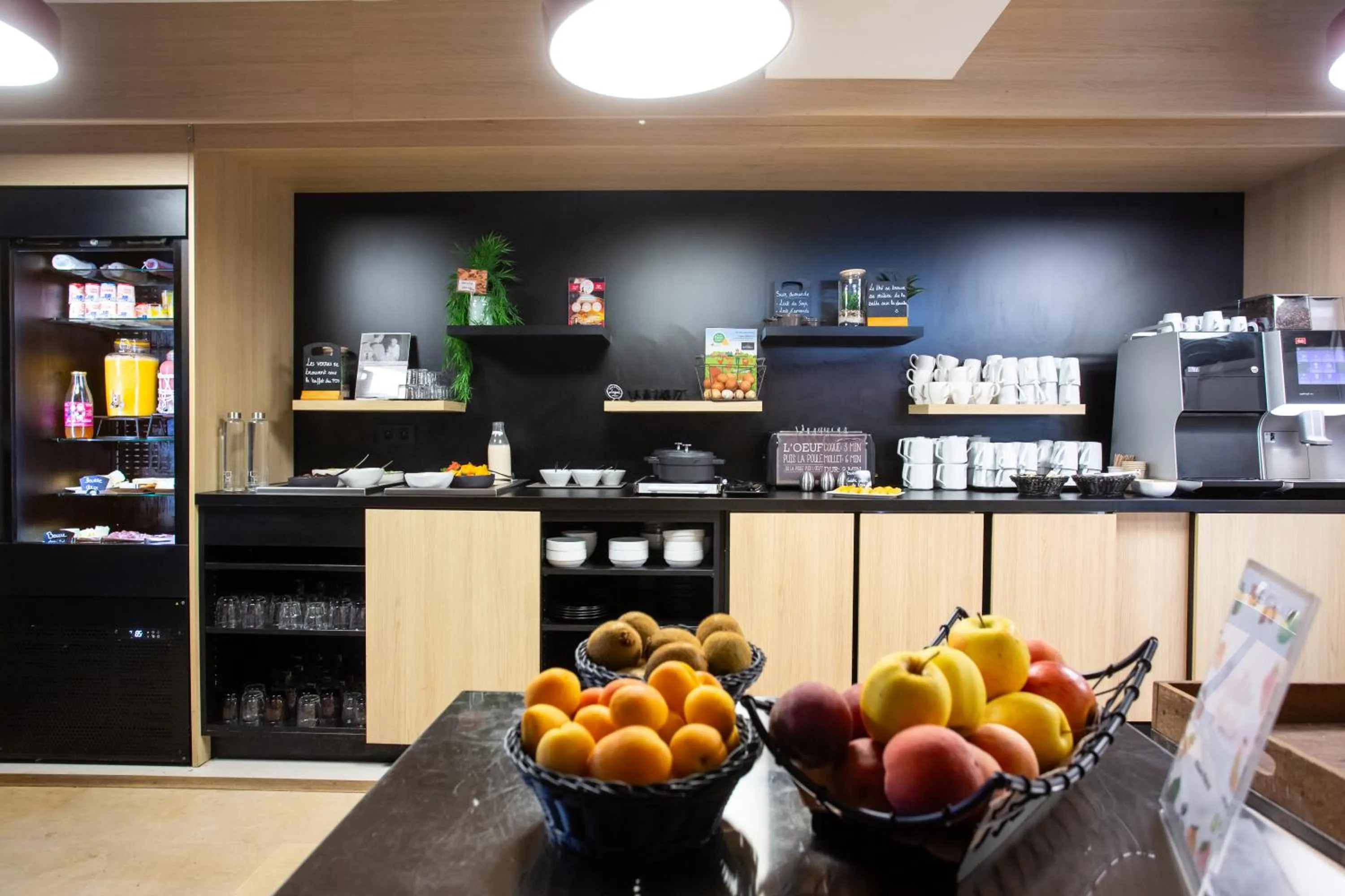 Breakfast in Hotel De Bourbon Grand Hotel Mercure Bourges