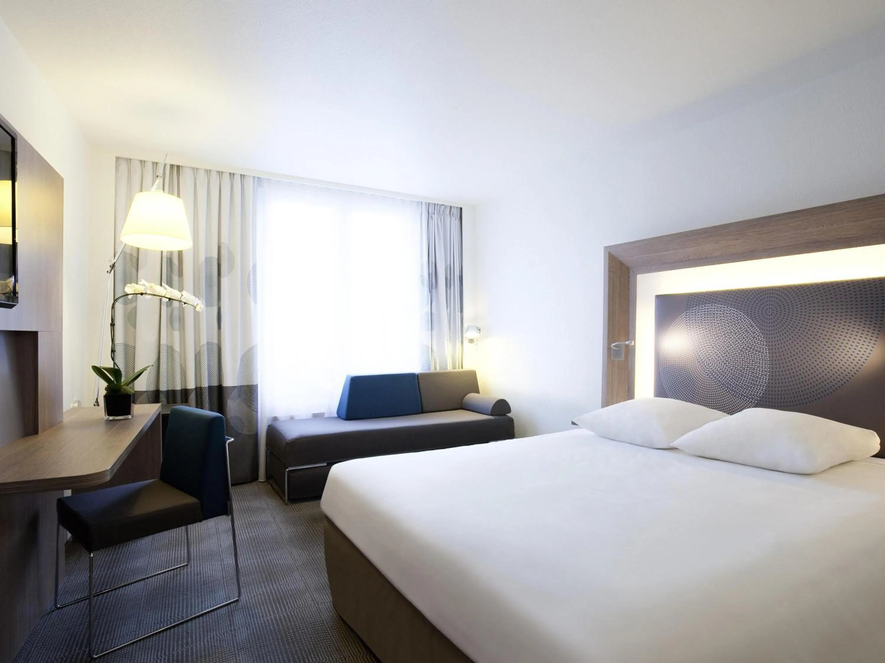 Executive Double Room with 2 Single Beds in Novotel Fontainebleau Ury