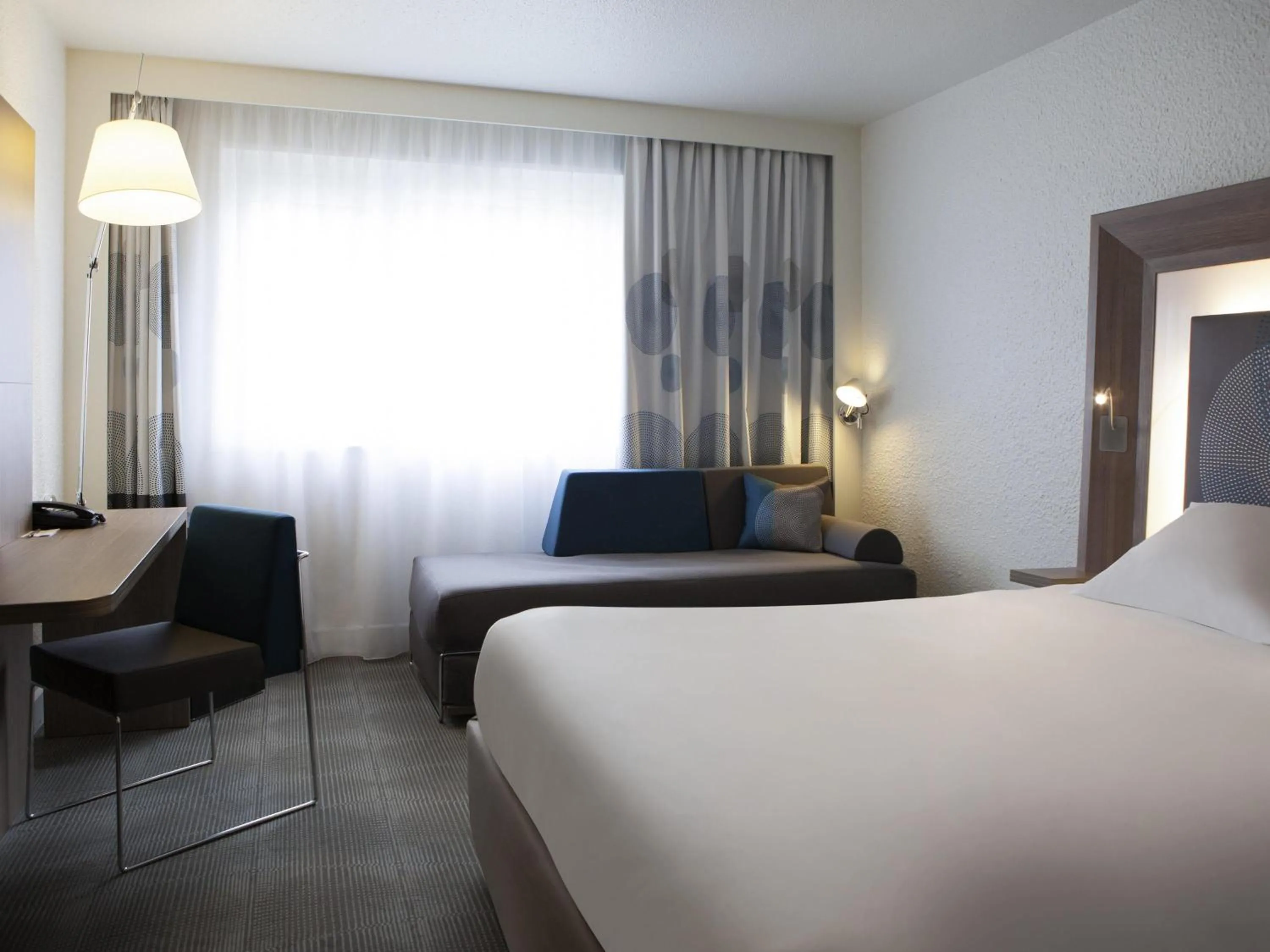 Classic Double Room with Sofa Bed in Novotel Fontainebleau Ury