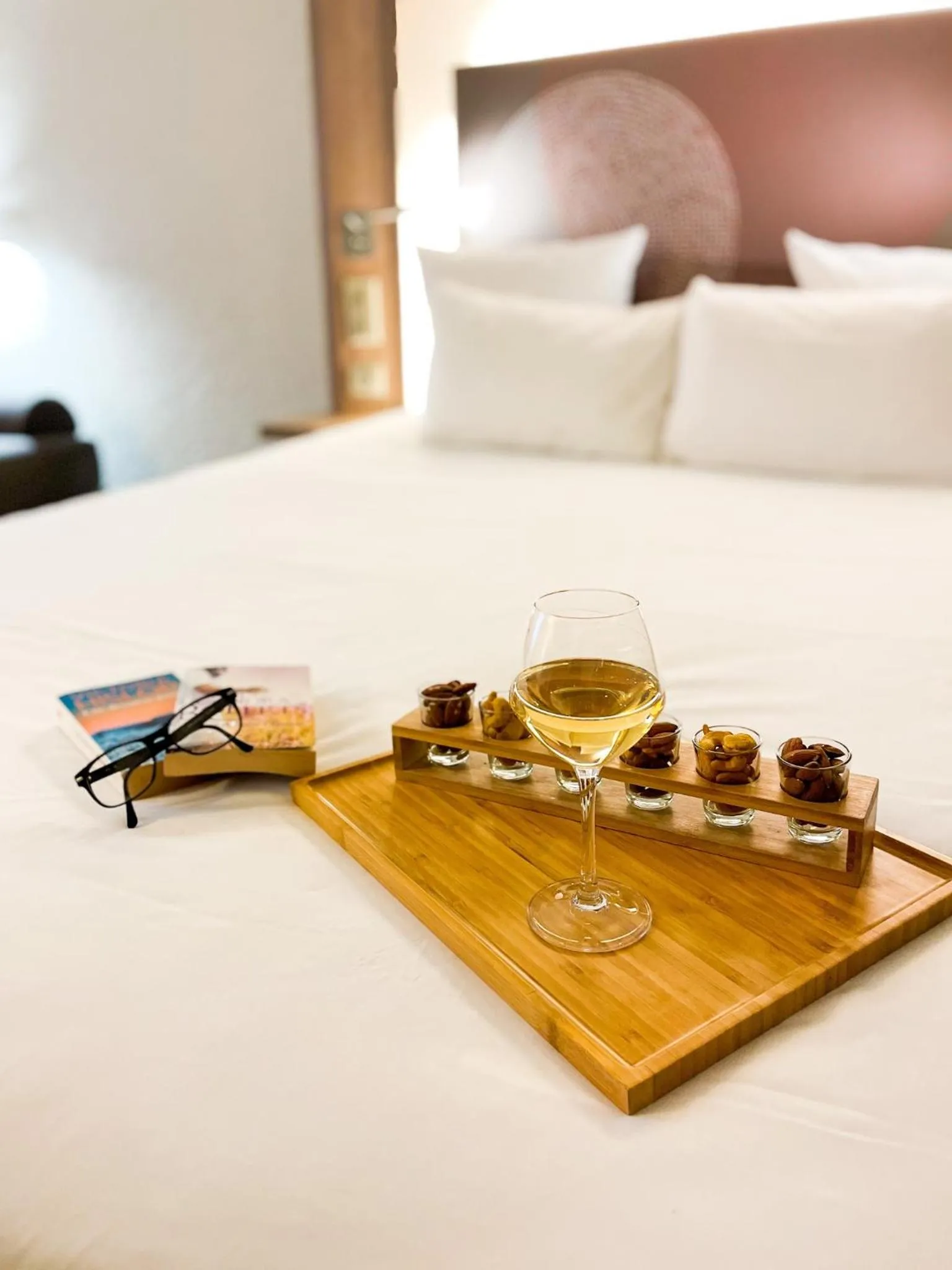 Bed in Novotel Fontainebleau Ury