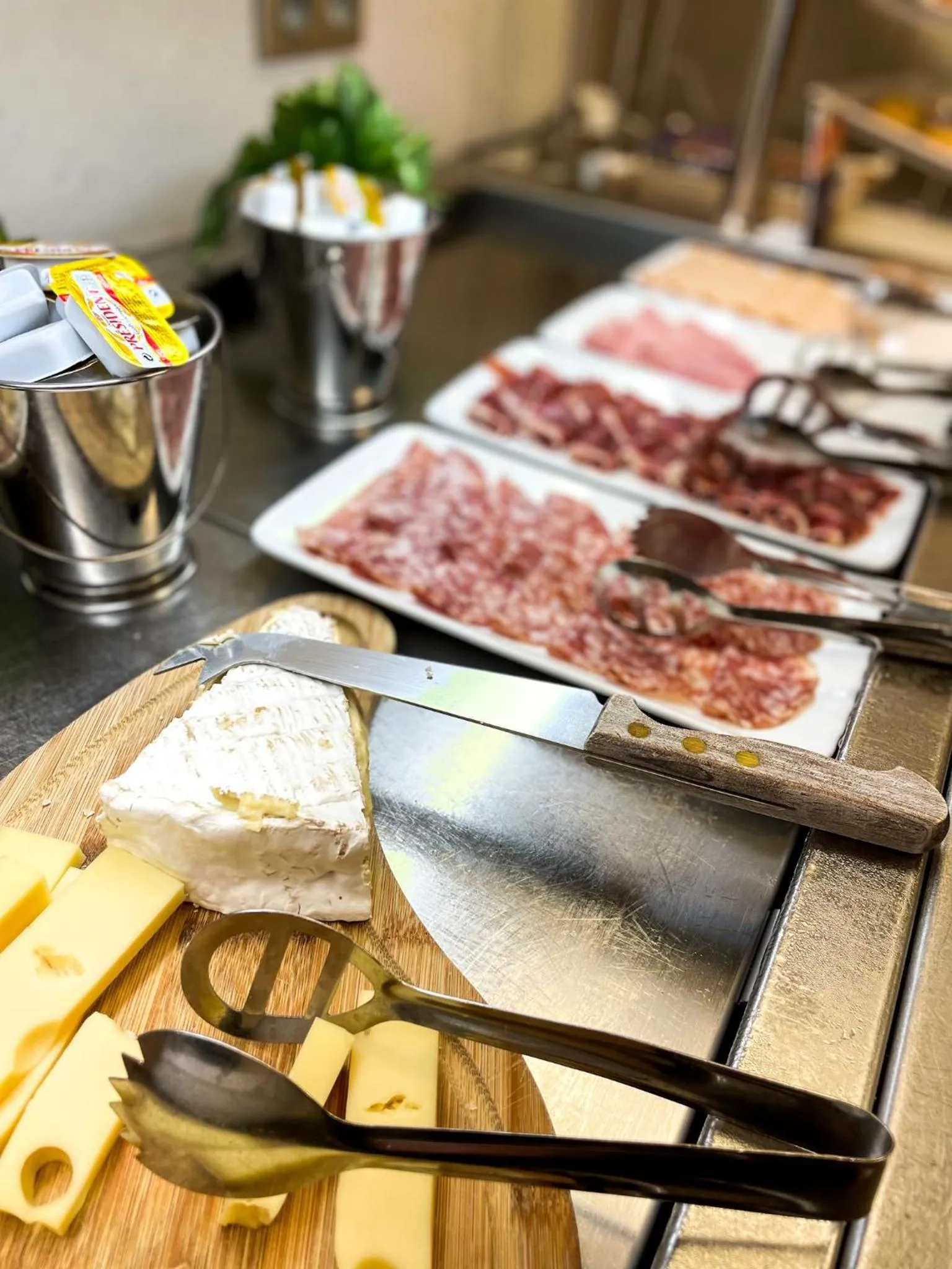 Food in Novotel Fontainebleau Ury