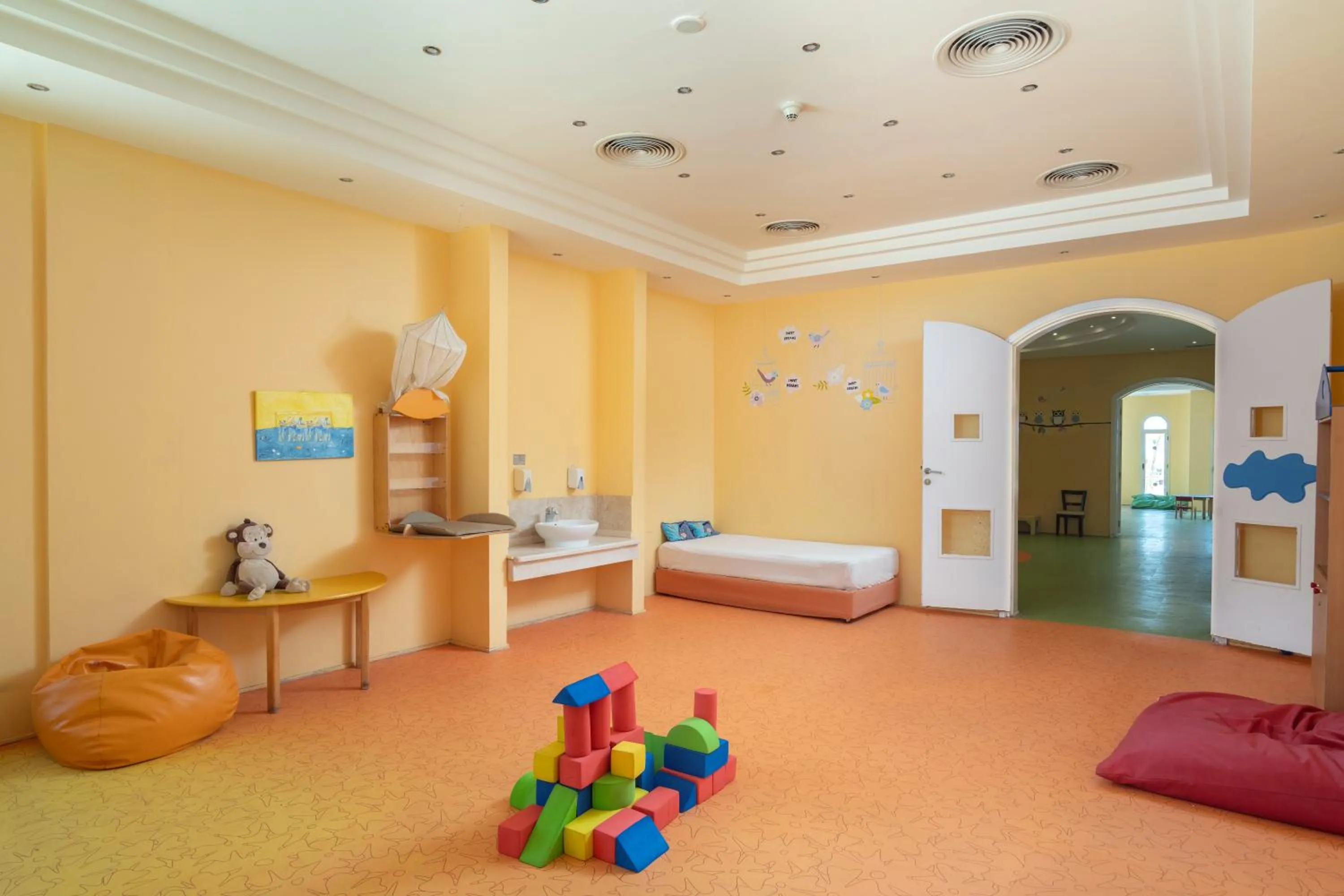 Kids's club, Bed in Cleopatra Luxury Resort Makadi Bay