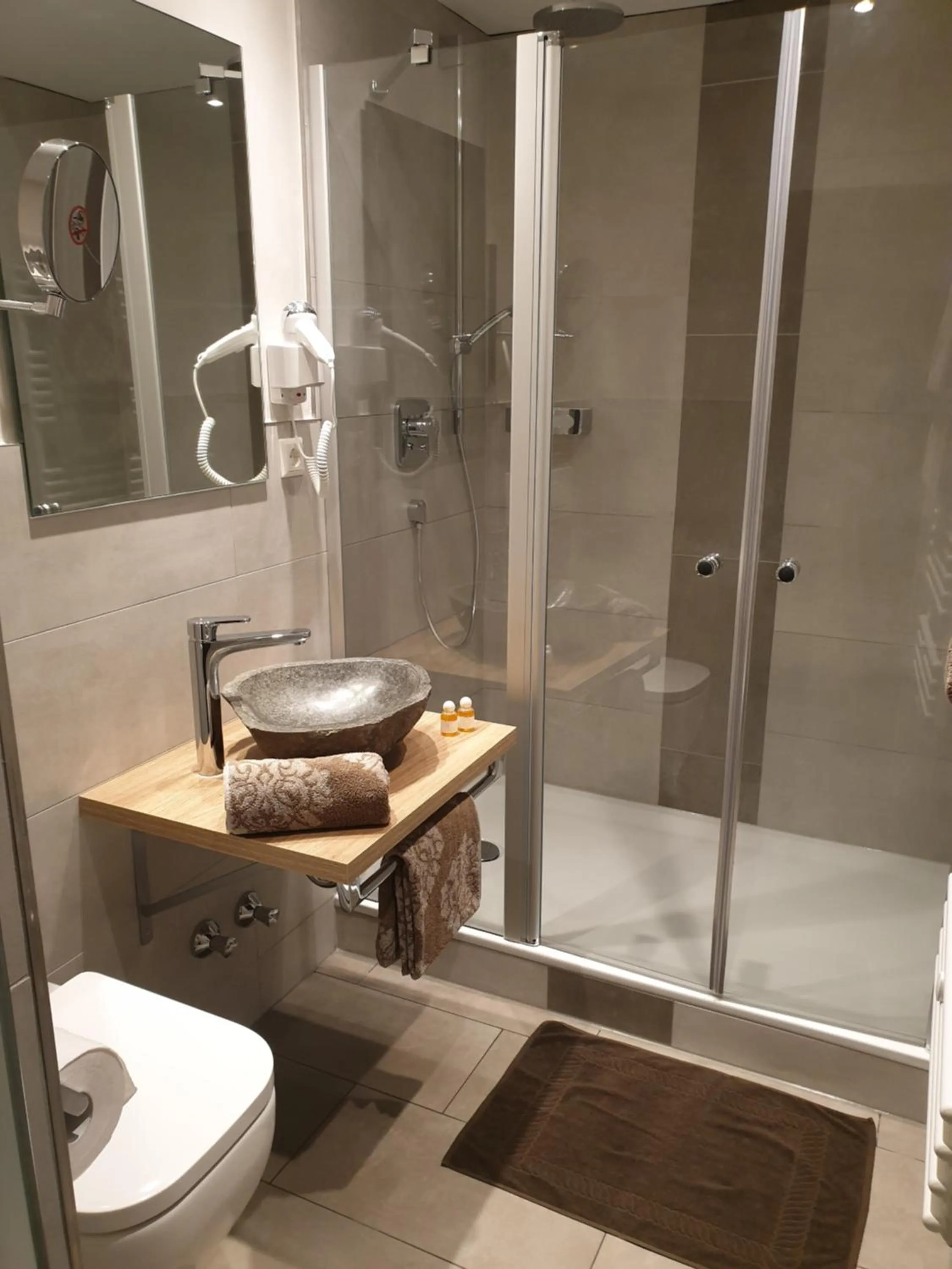 Shower in Gasthof Bräuhaus Lepple