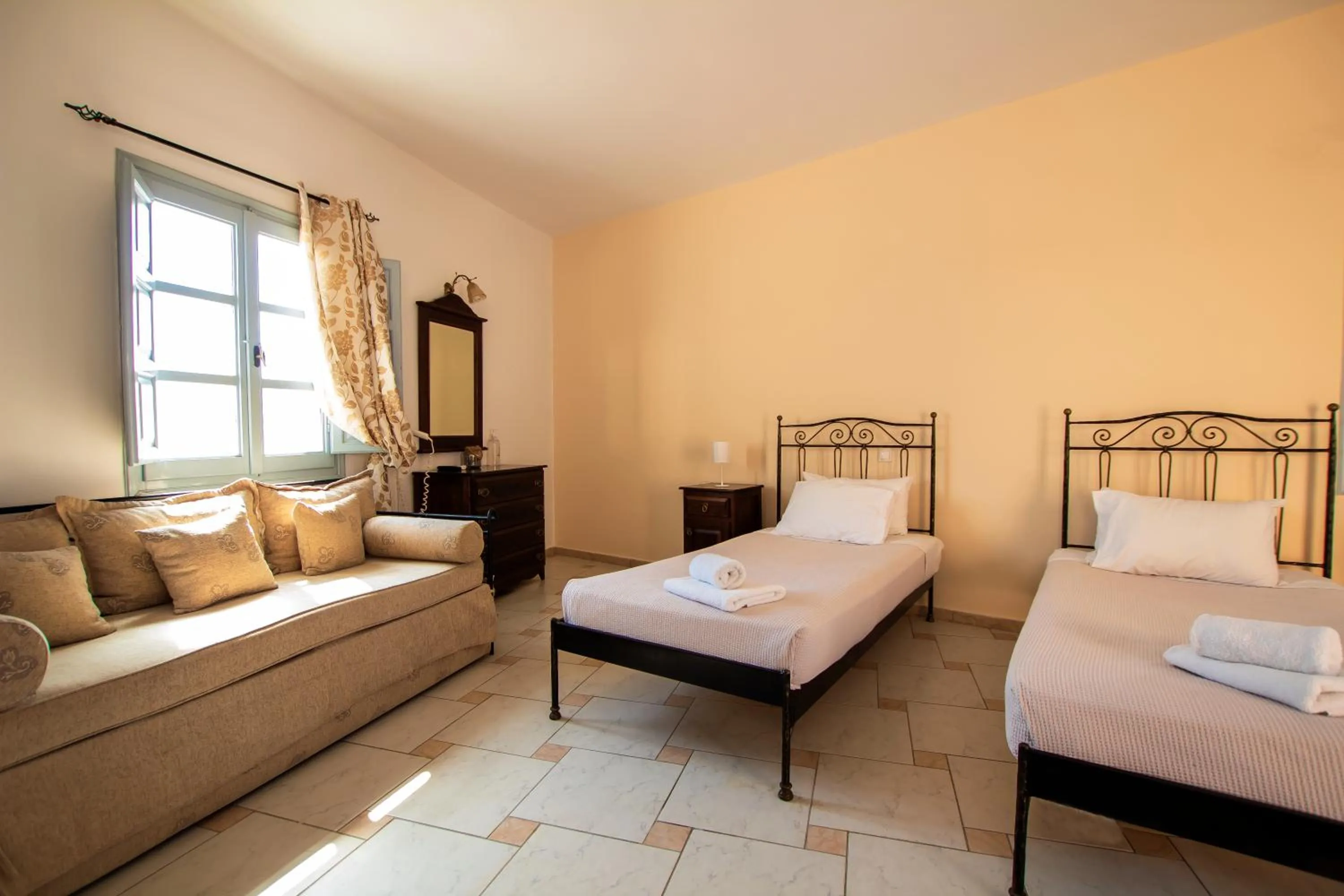 Bedroom, Bed in Joy Beach Ηotel