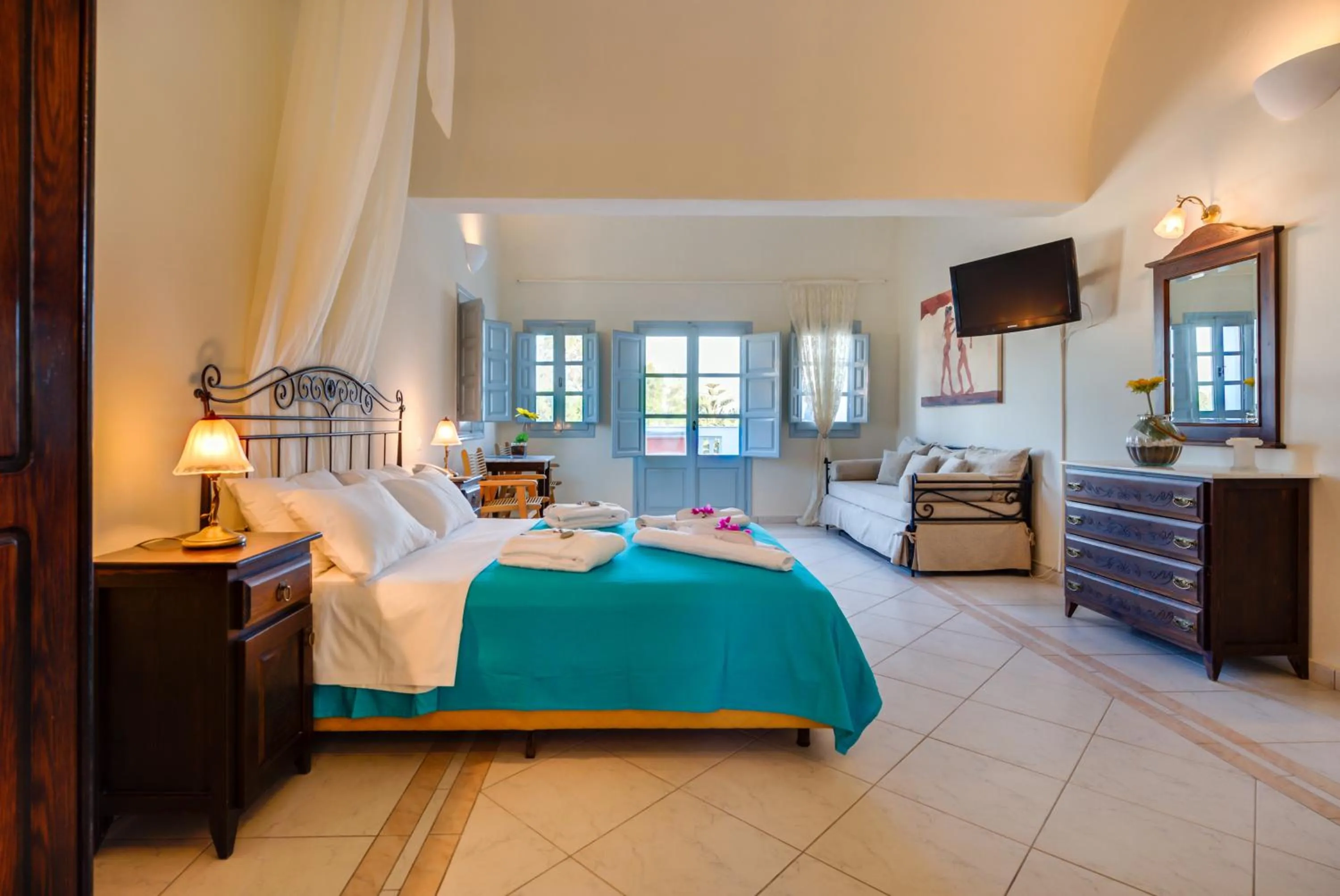 Bedroom, Bed in Joy Beach Ηotel
