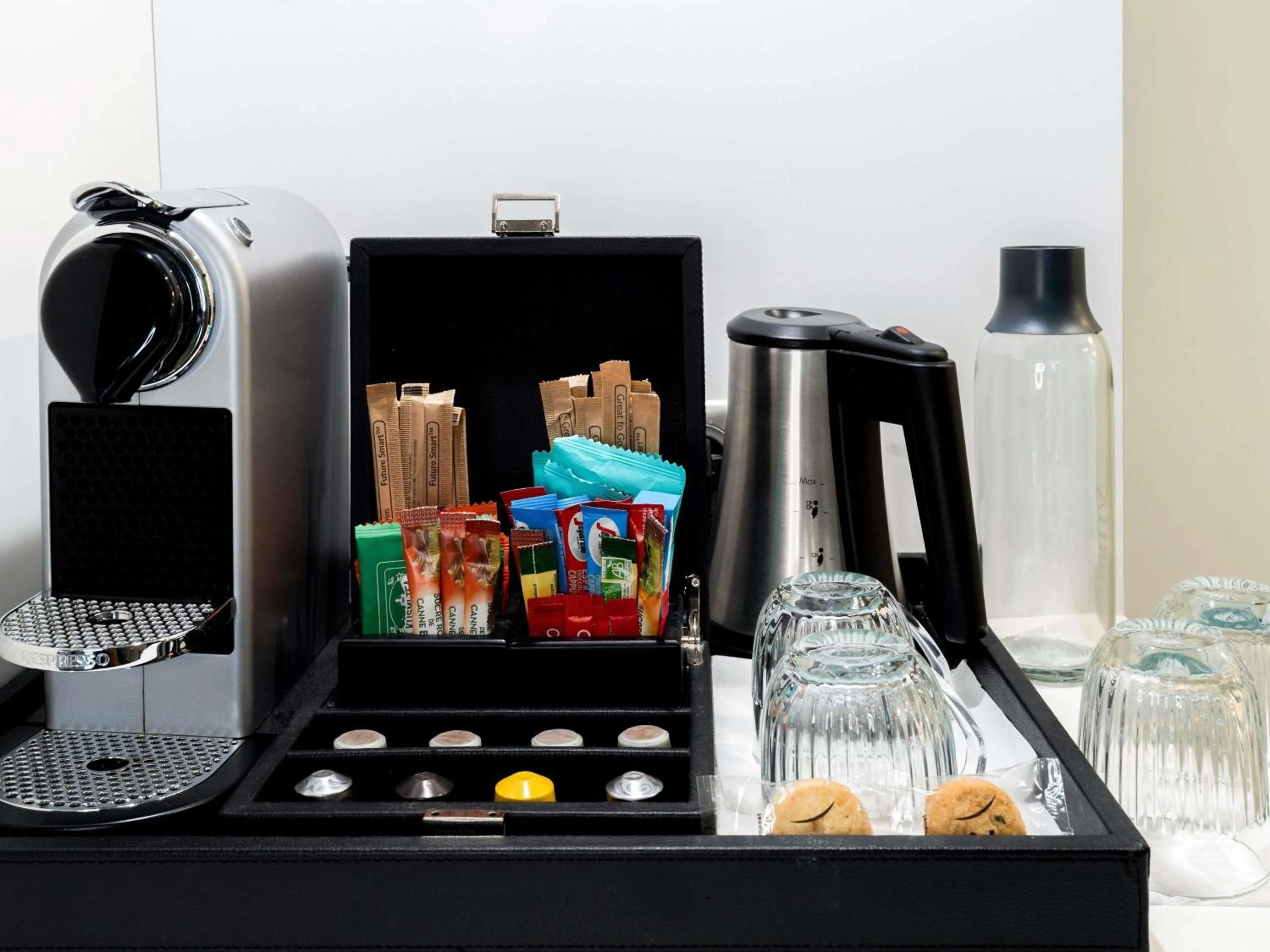 Bedroom in Novotel Paris 17