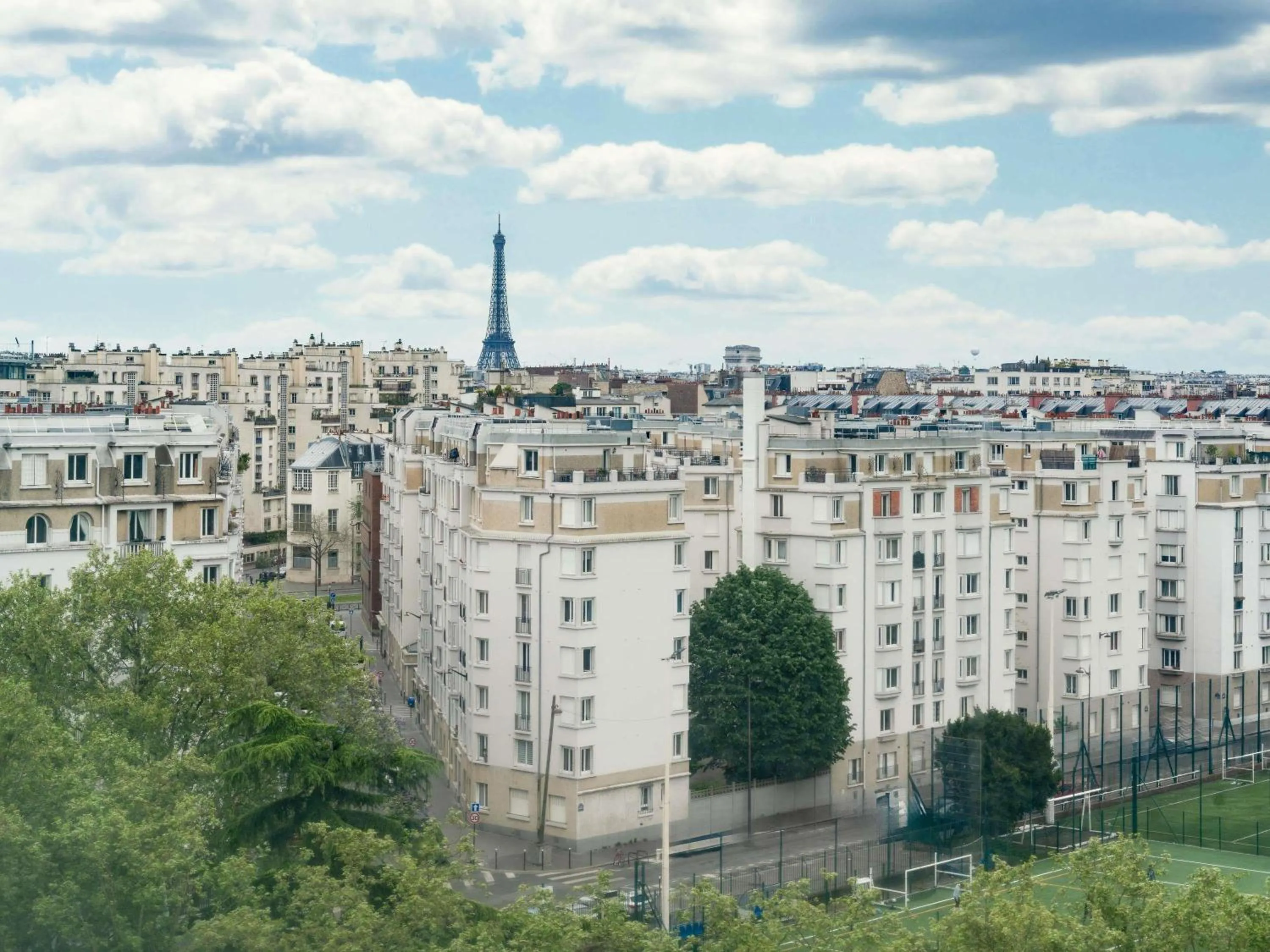 Bedroom in Novotel Paris 17