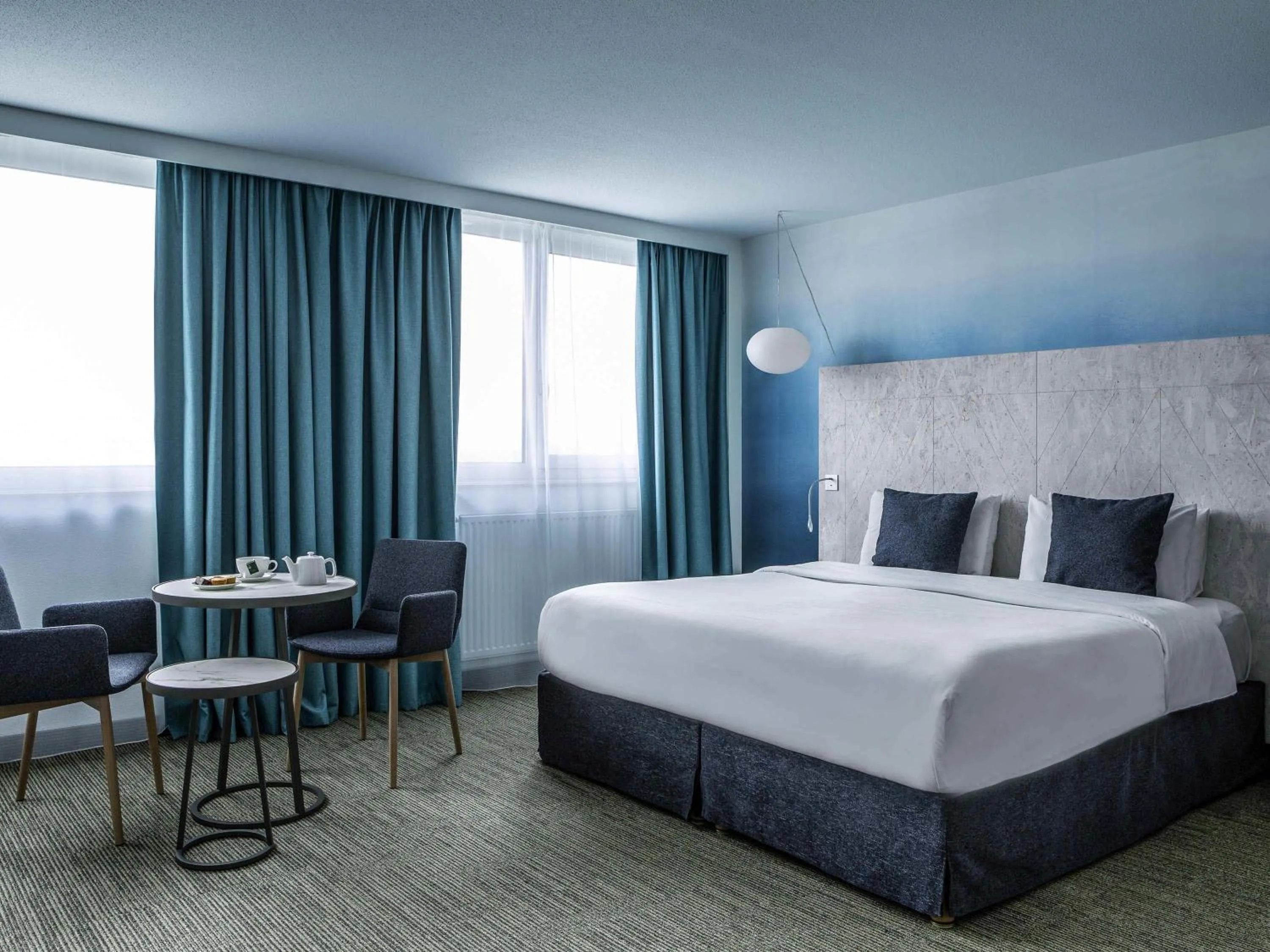 Bedroom, Bed in Mercure Vannes Le Port