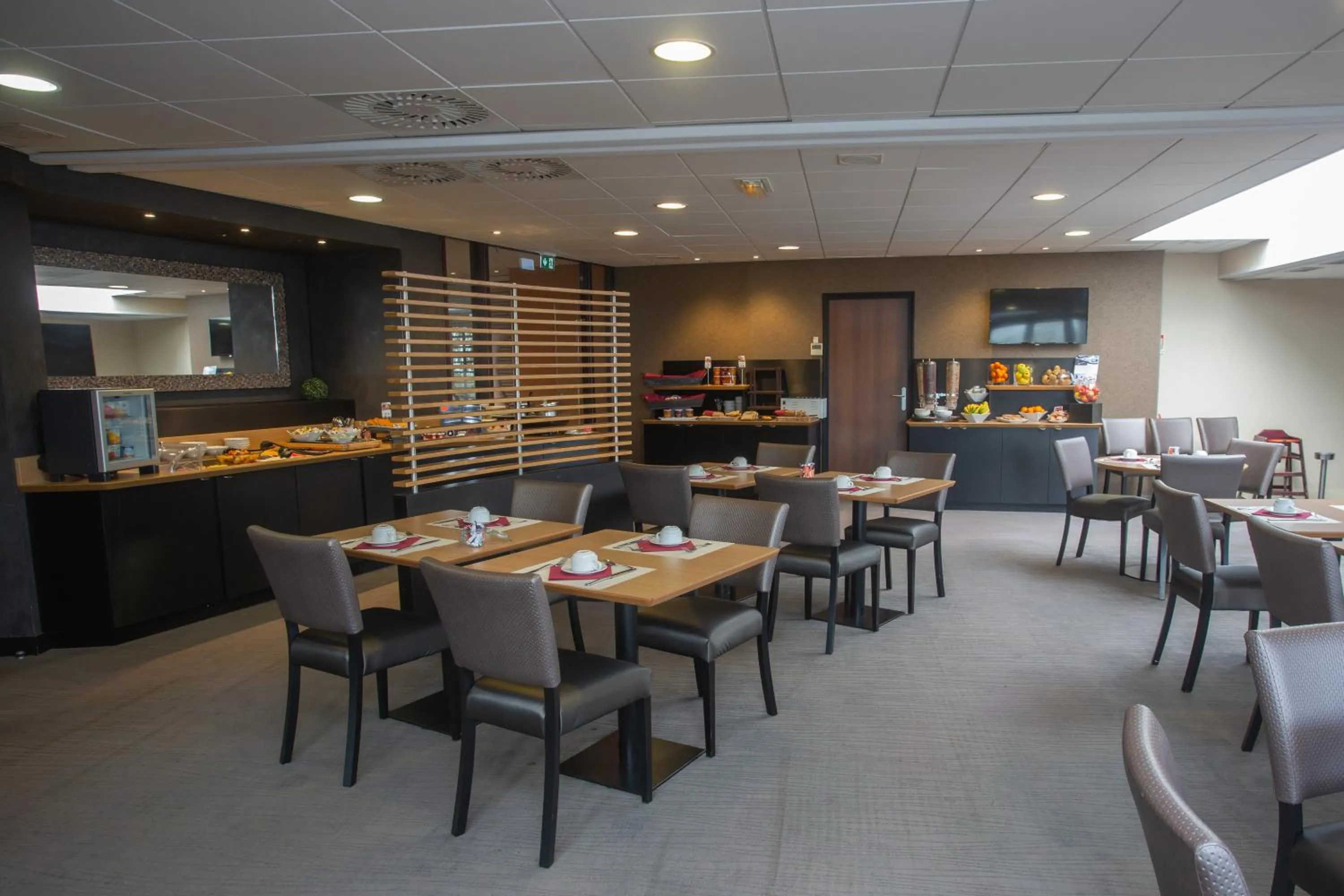 Area and facilities in Mercure Vannes Le Port