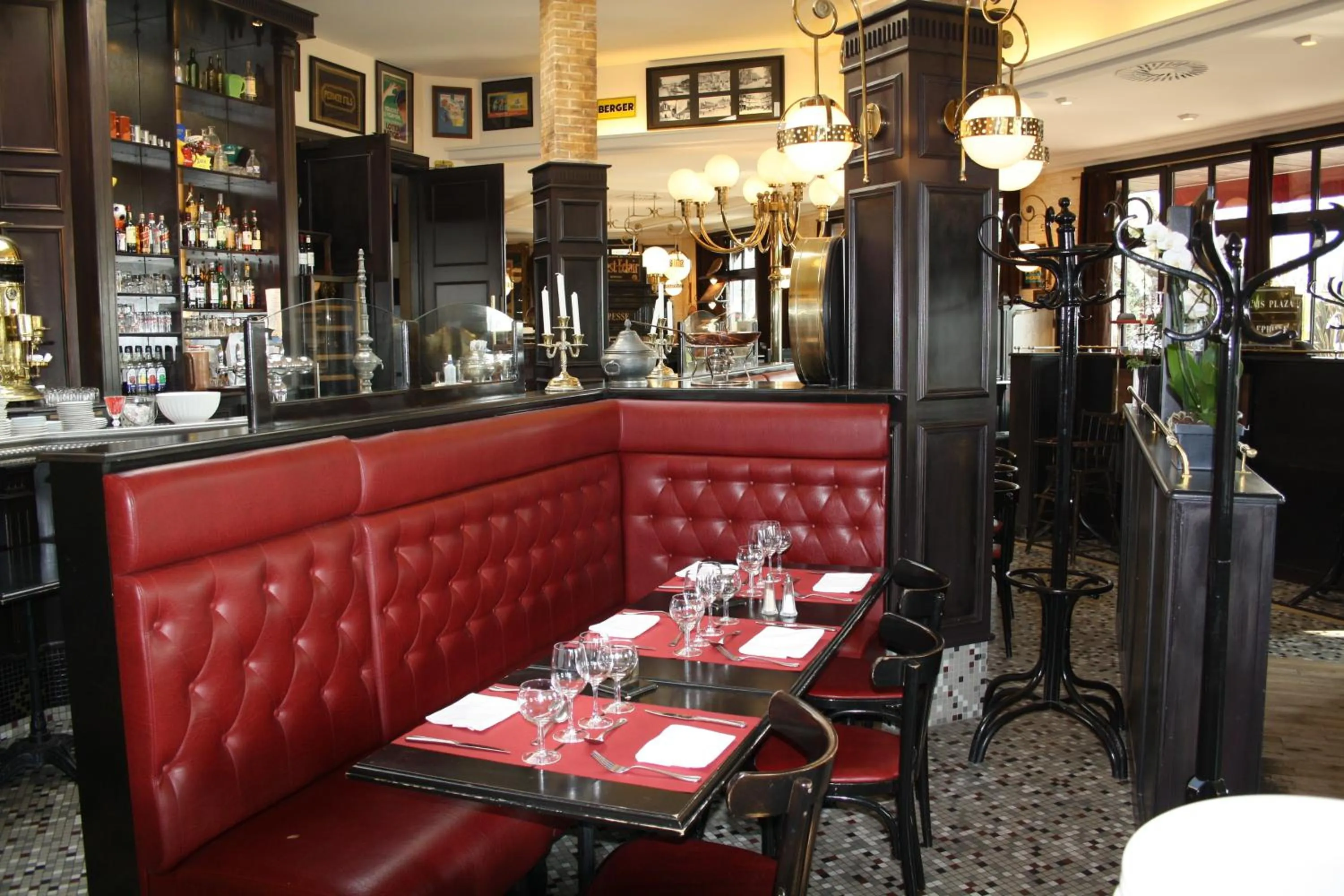 Restaurant/places to eat in Mercure Vannes Le Port