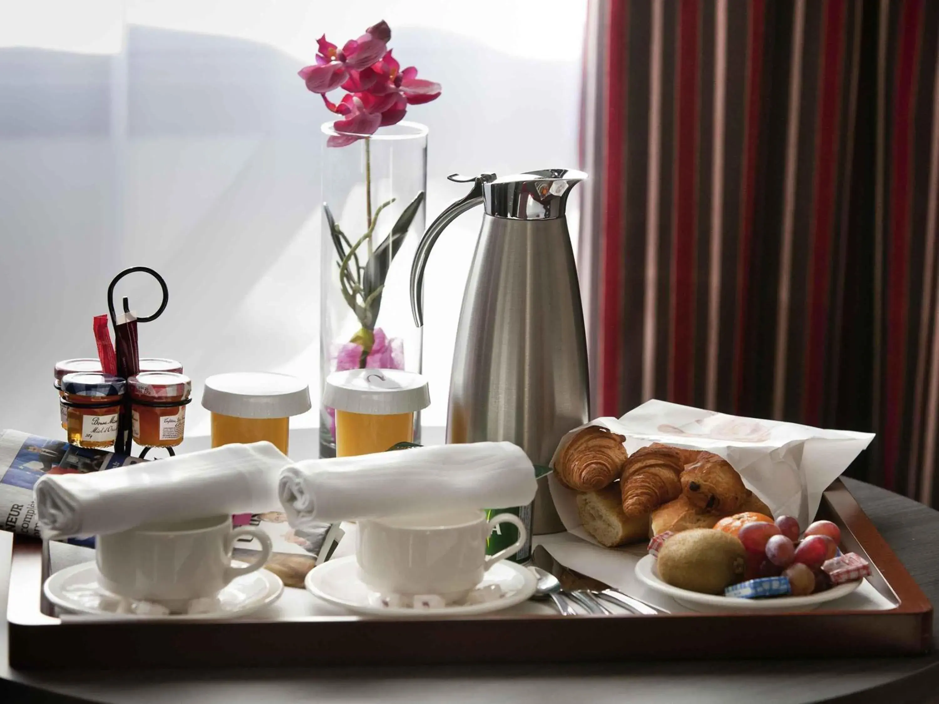 Restaurant/places to eat in Mercure Vannes Le Port Restaurant/places to eat in Mercure Vannes Le Port