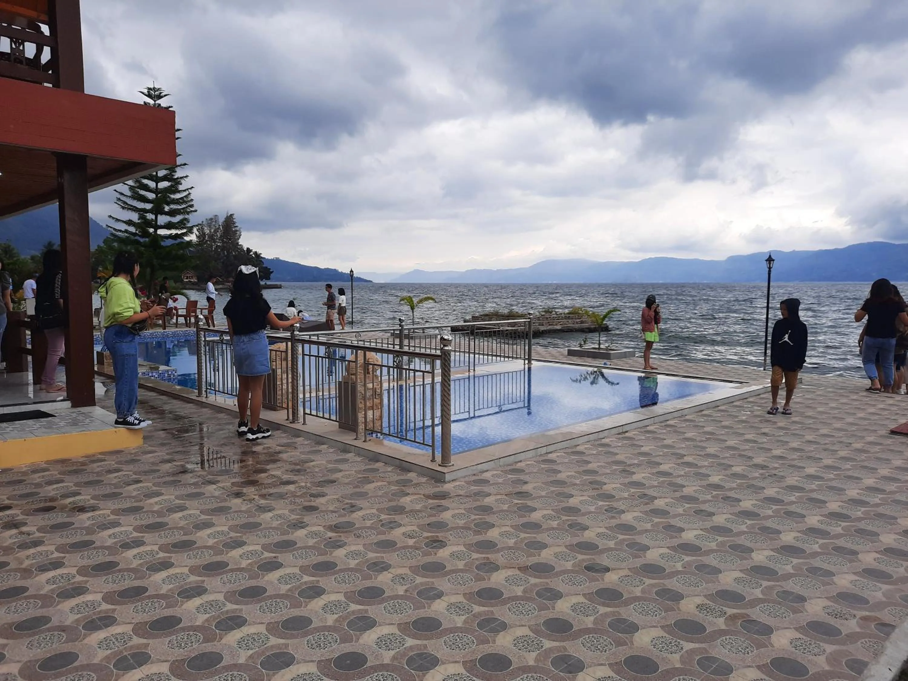 Swimming pool in Mas Cottages