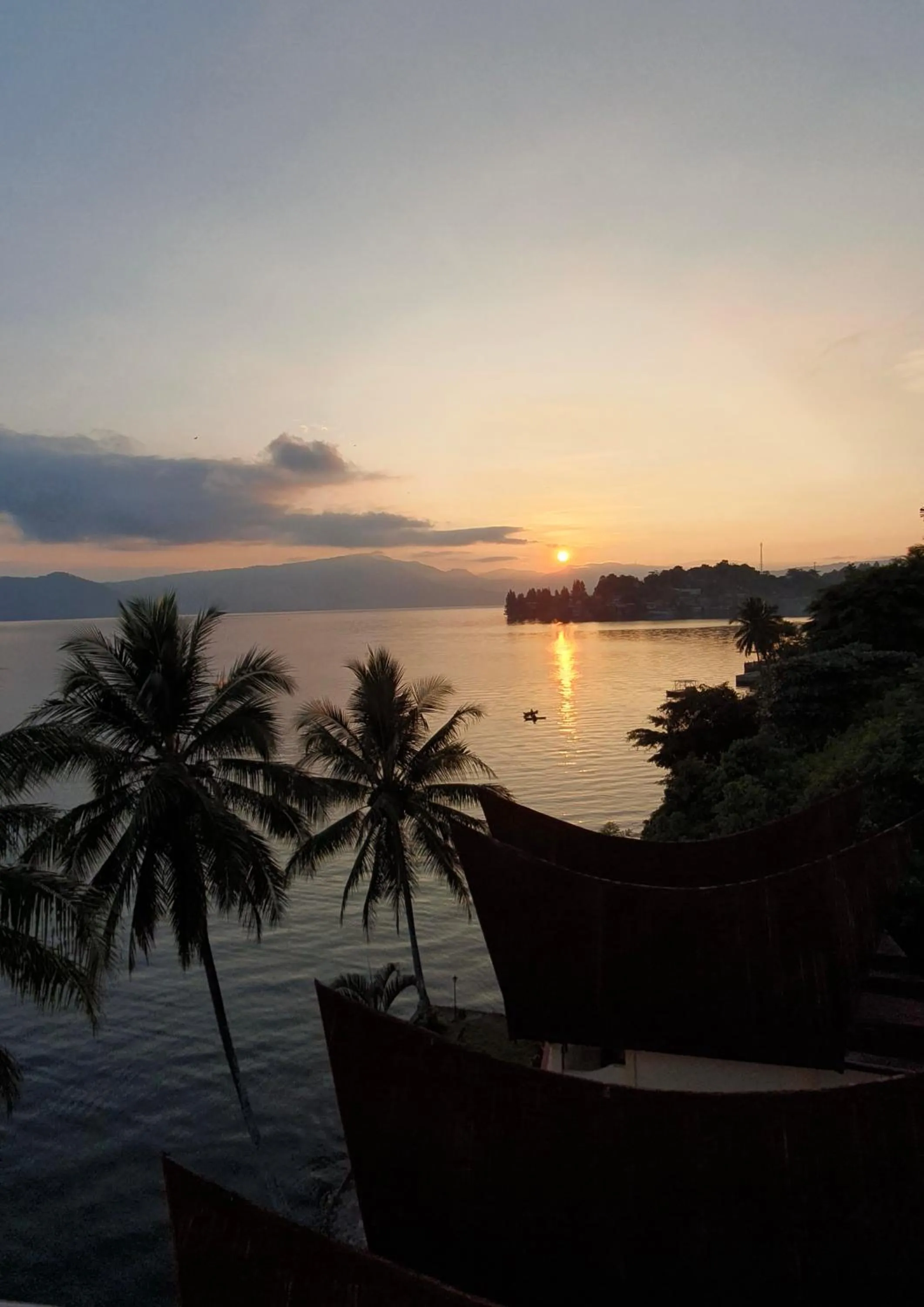 Restaurant/places to eat in Mas Cottages