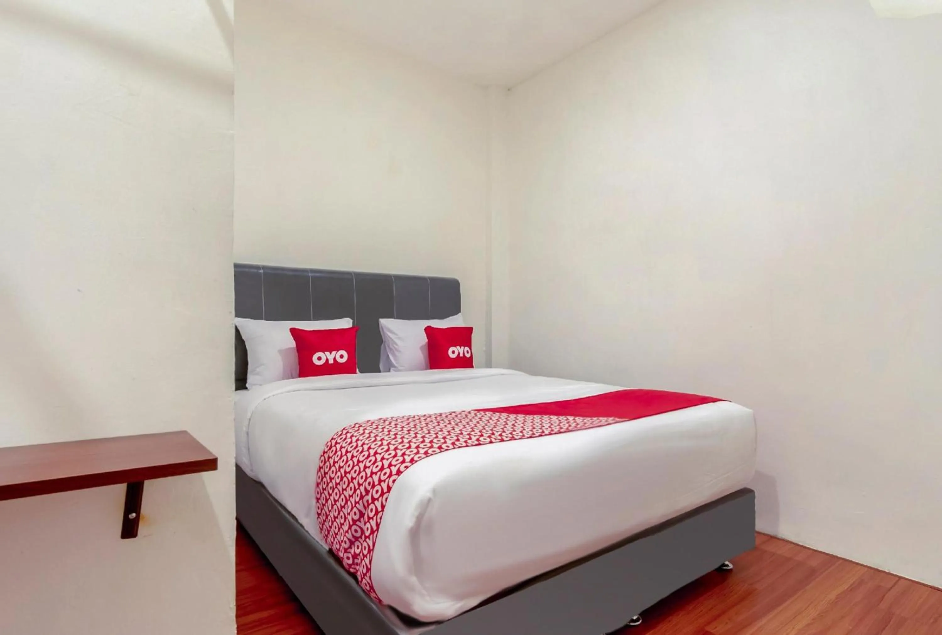 View (from property/room), Bed in Collection O Medan City Near Rsud Dr Pirngadi Formerly Tmj Guest House