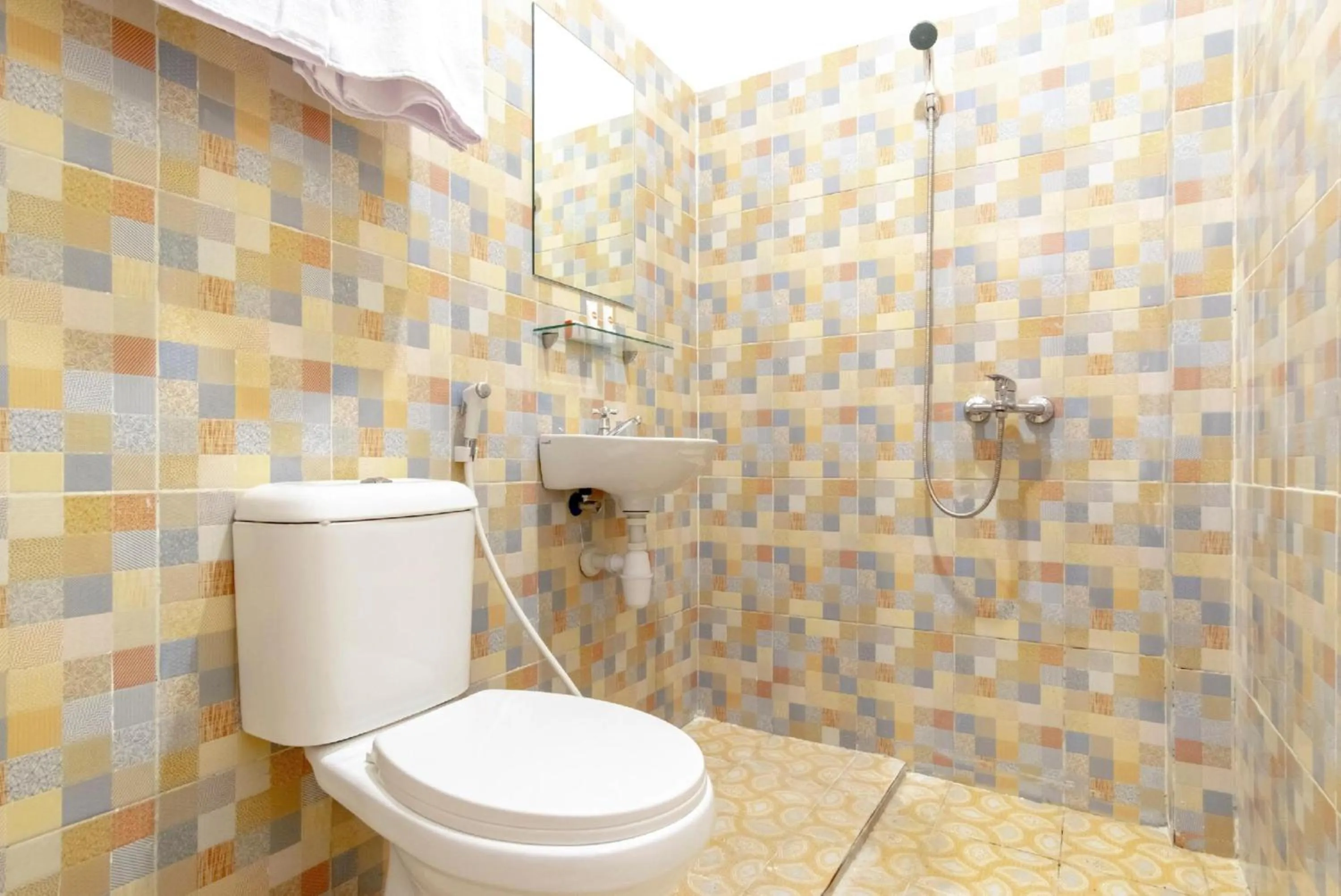 Bathroom in Collection O Medan City Near Rsud Dr Pirngadi Formerly Tmj Guest House