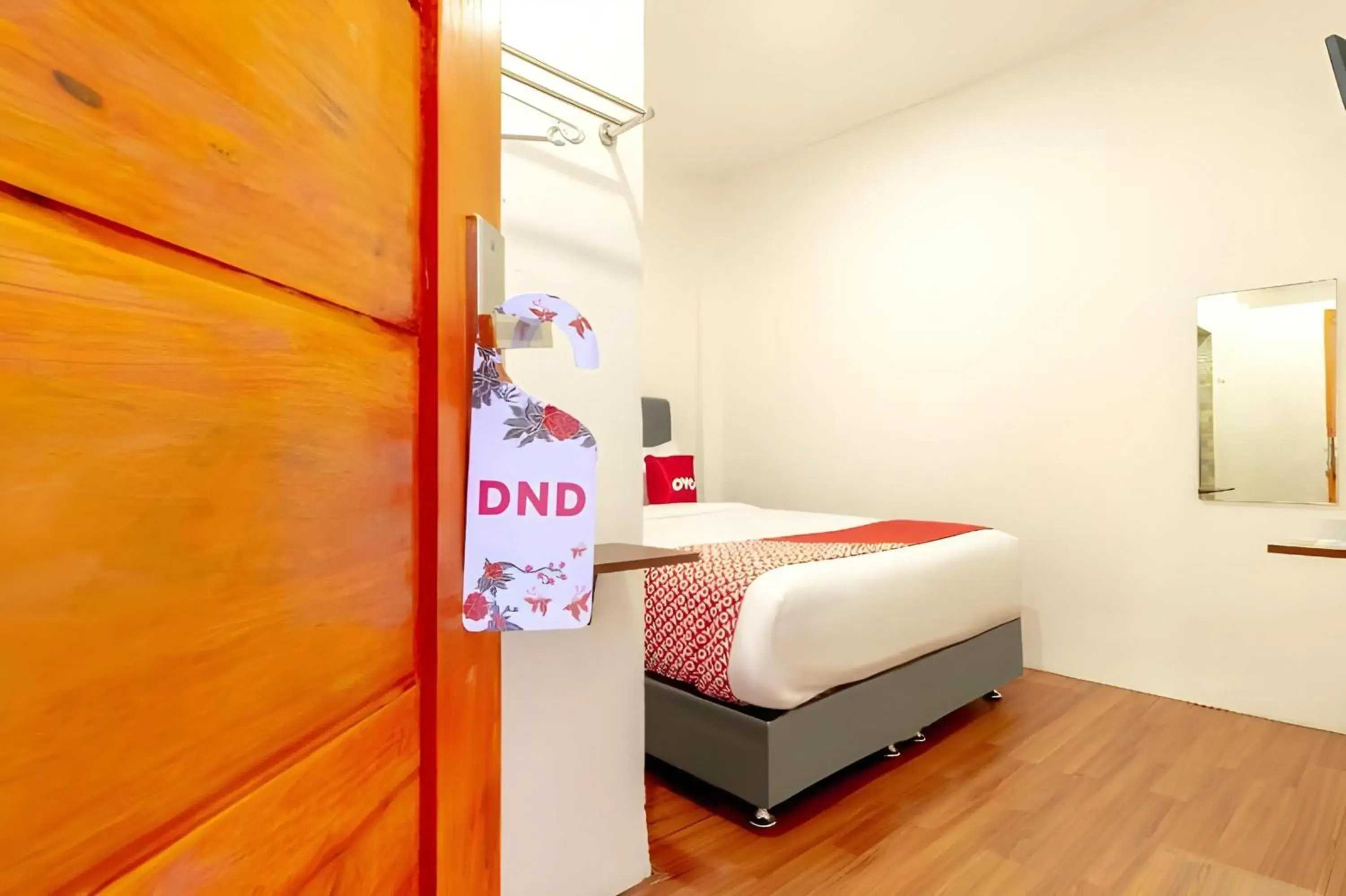 Photo of the whole room, Bed in Collection O Medan City Near Rsud Dr Pirngadi Formerly Tmj Guest House Photo of the whole room, Bed in Collection O Medan City Near Rsud Dr Pirngadi Formerly Tmj Guest House