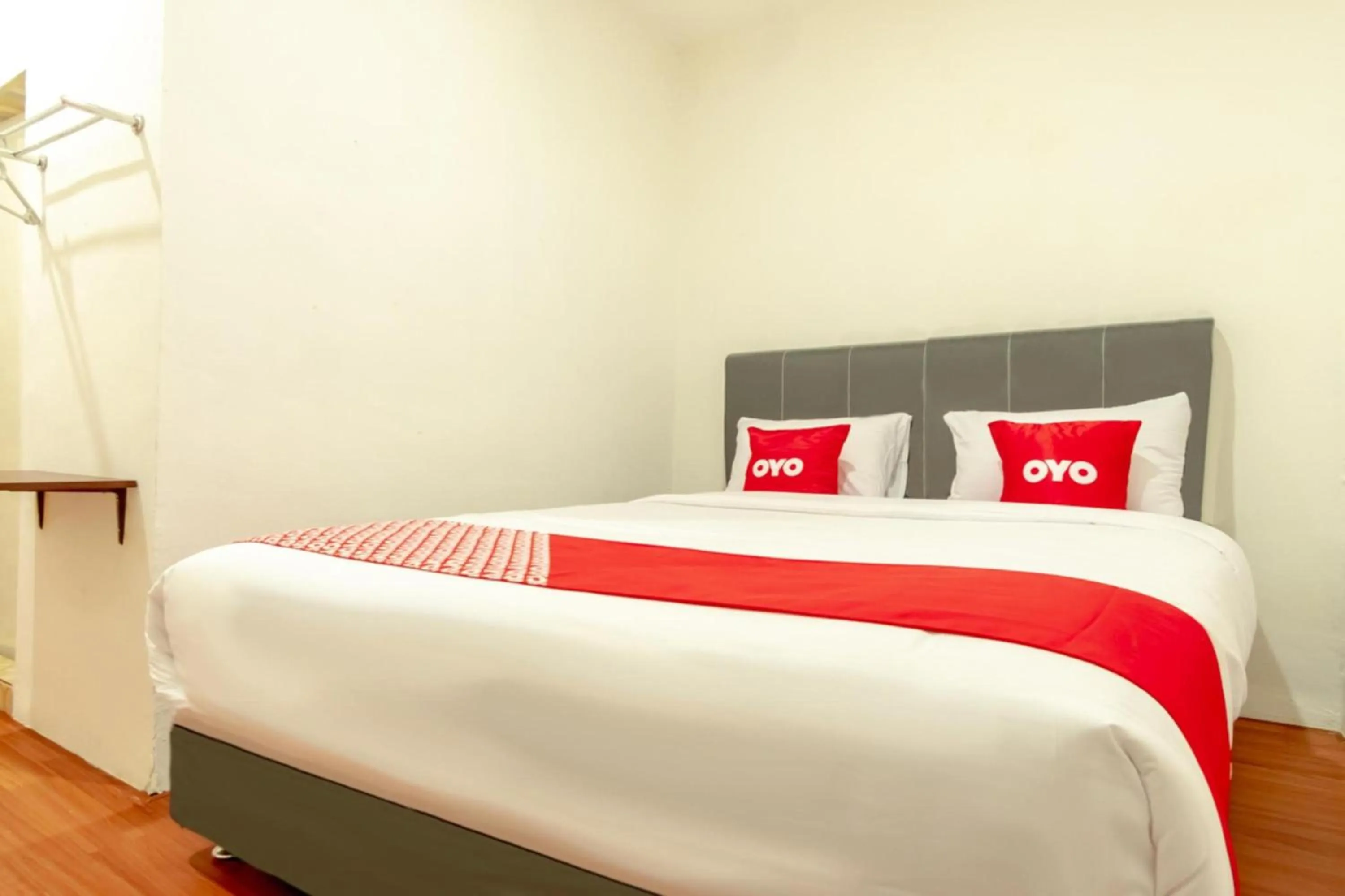 View (from property/room), Bed in Collection O Medan City Near Rsud Dr Pirngadi Formerly Tmj Guest House