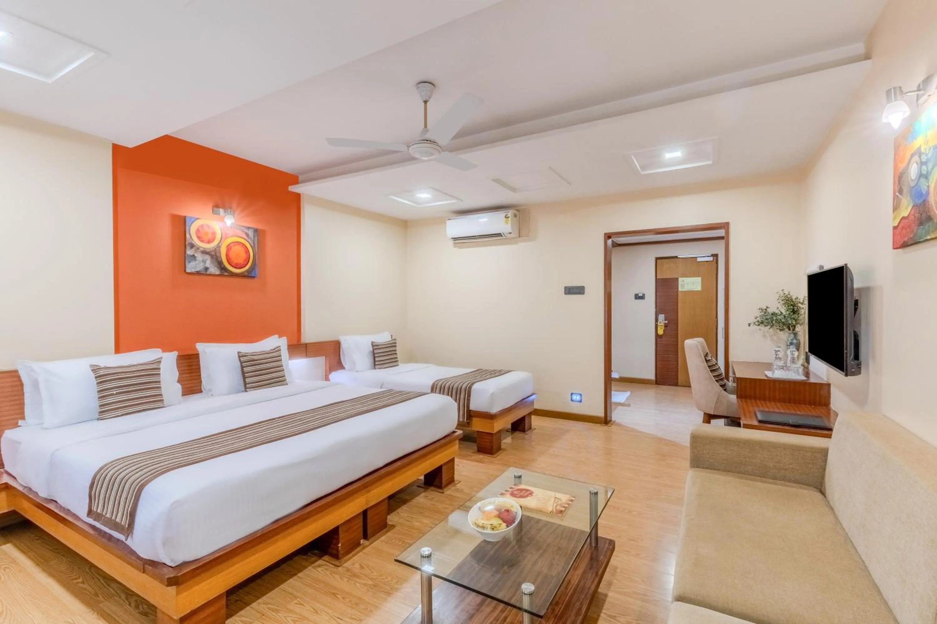 Photo of the whole room, Bed in Hotel President