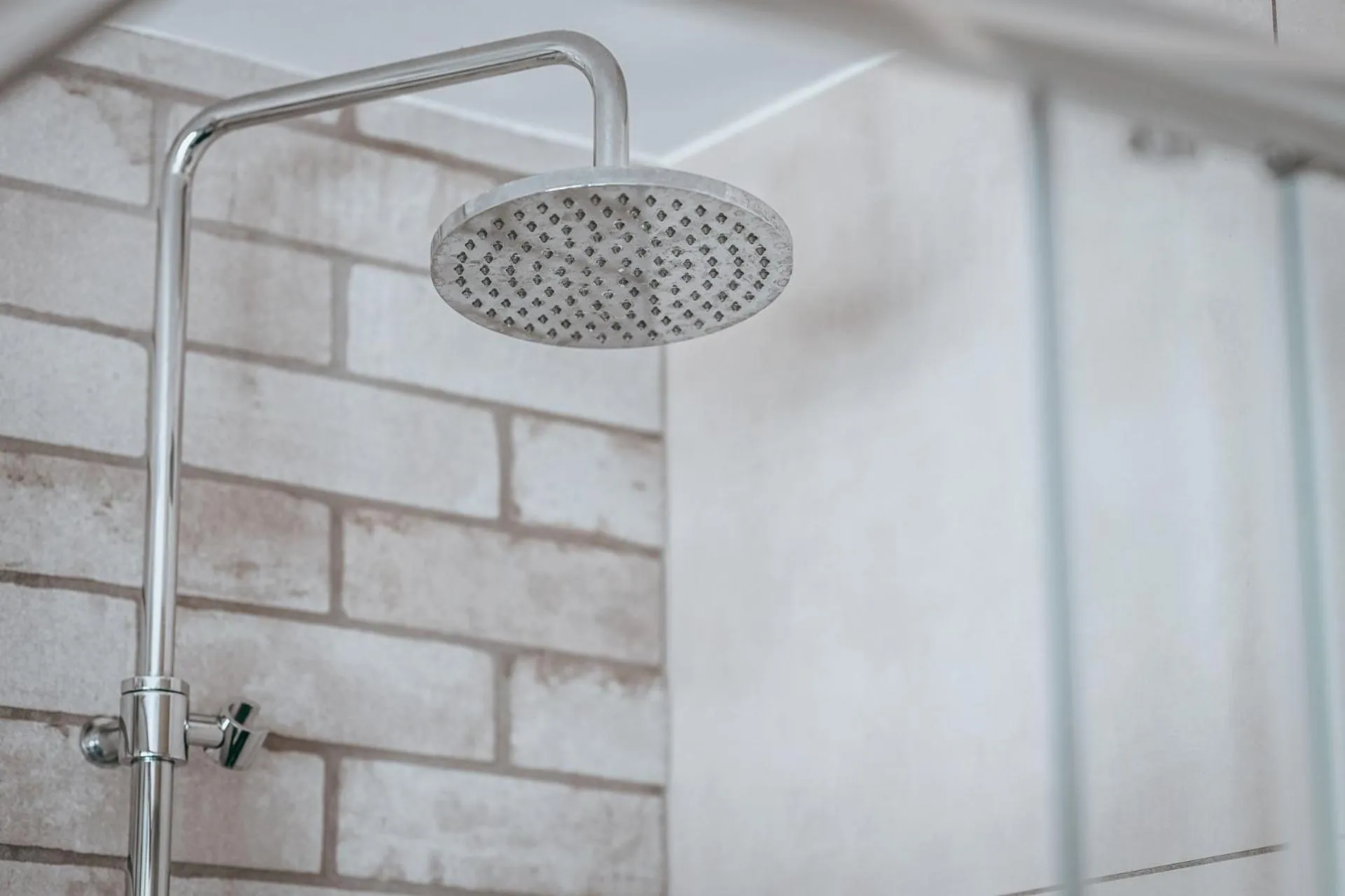 Shower in Wake Up Esch City