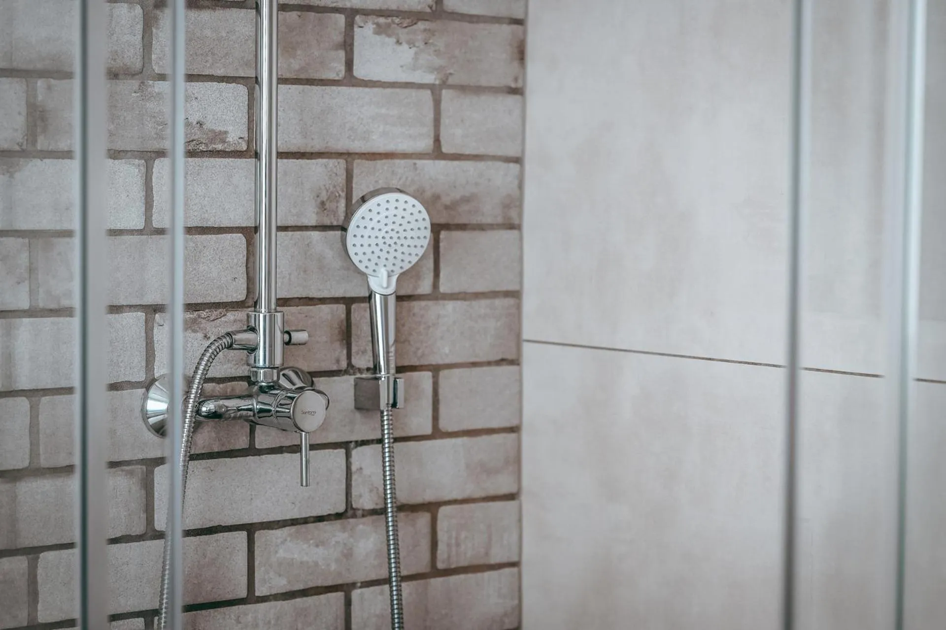 Shower in Wake Up Esch City