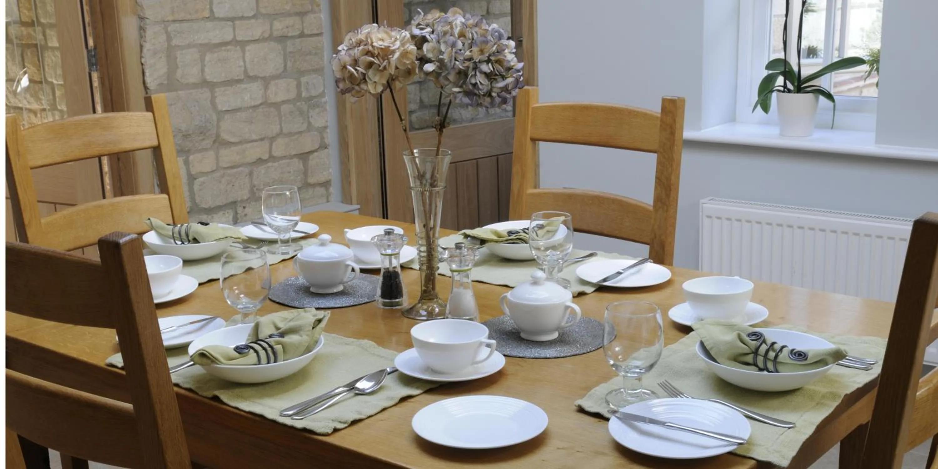 Dining area in The Swallows Rest Bed & Breakfast
