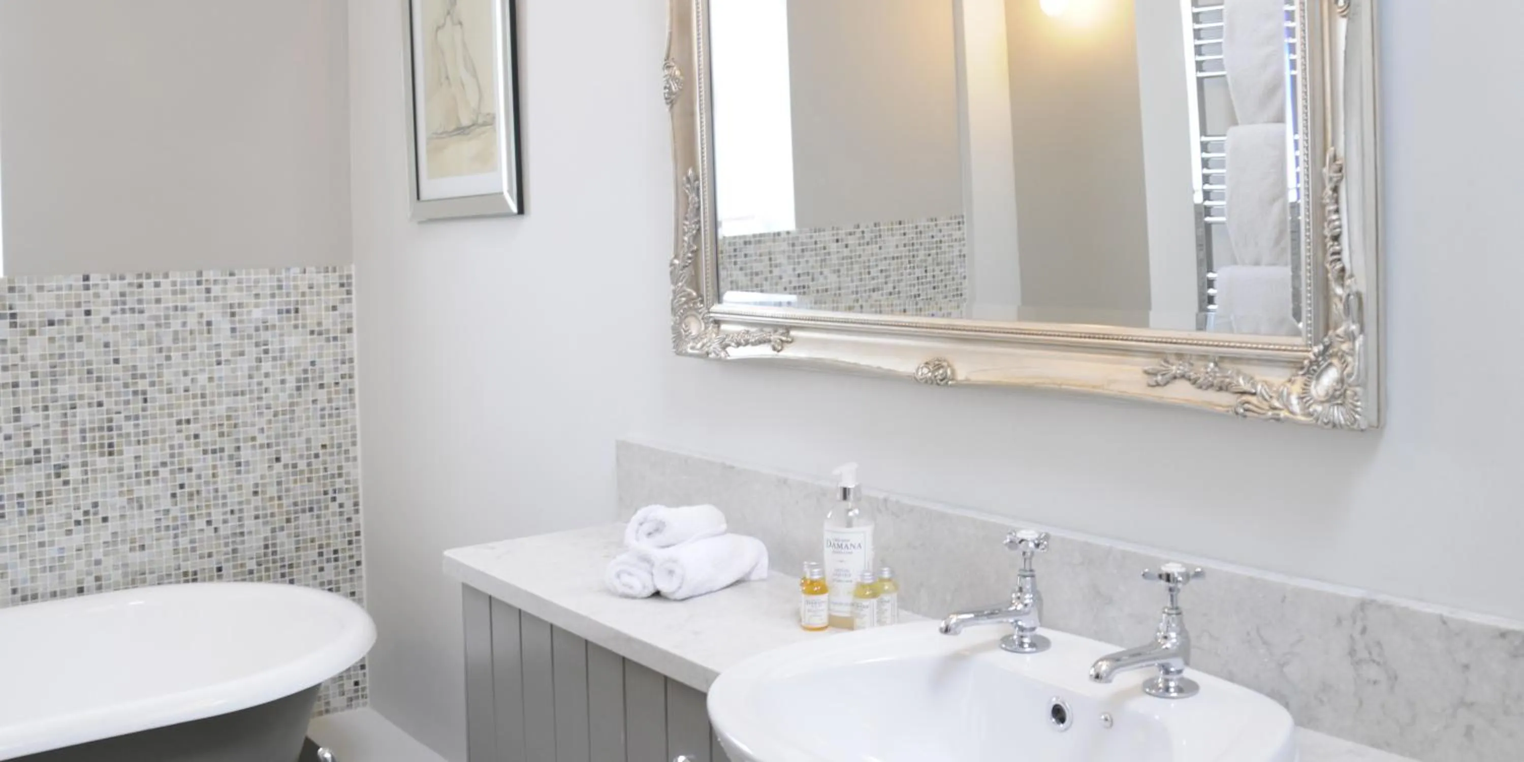 Bathroom in The Swallows Rest Bed & Breakfast