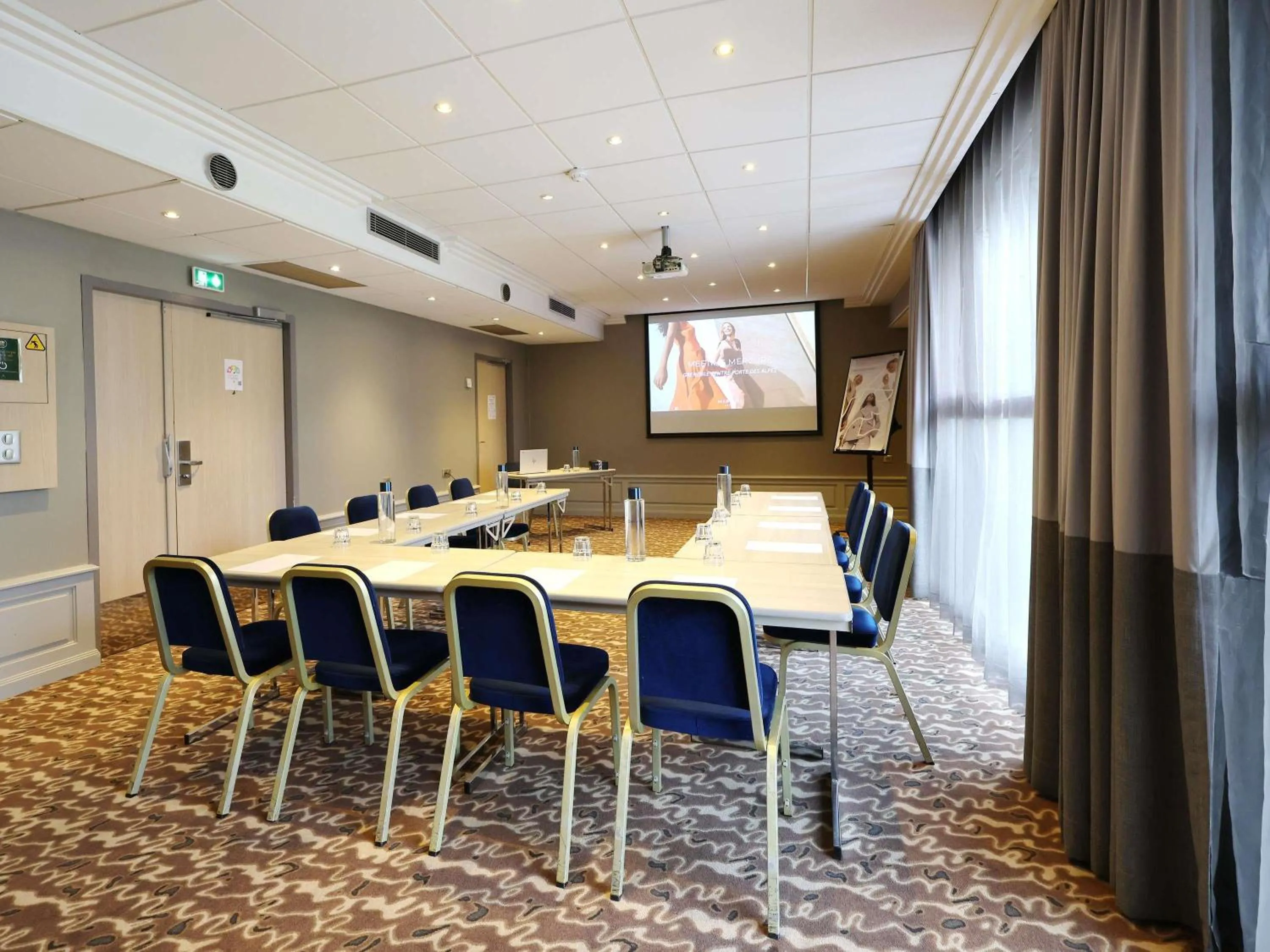Meeting/conference room in Mercure Grenoble Centre Porte des Alpes