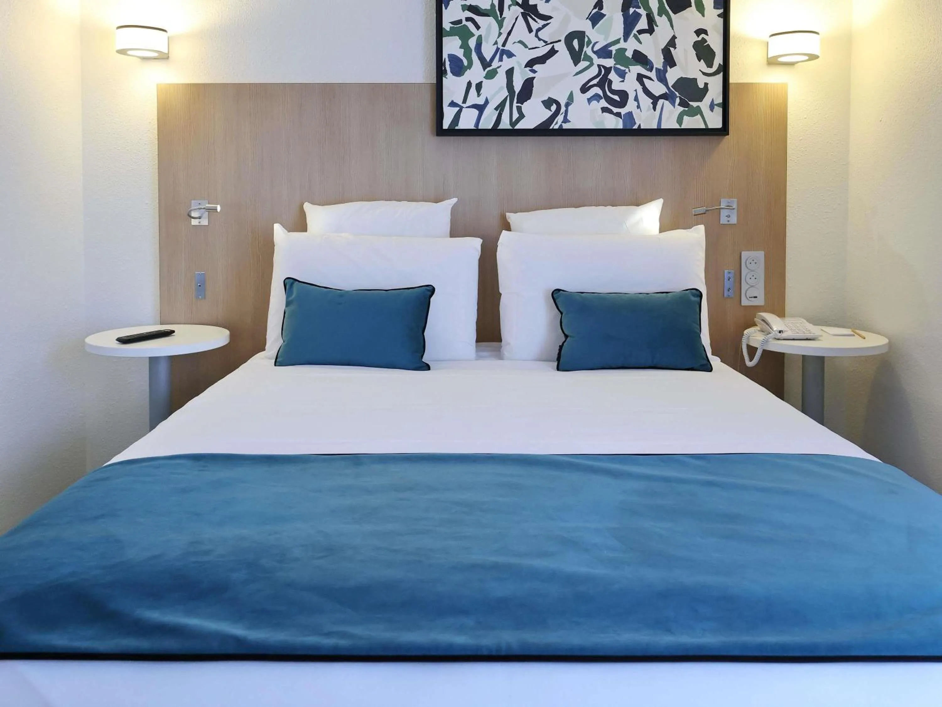 Bedroom, Bed in Mercure Grenoble Centre Porte des Alpes