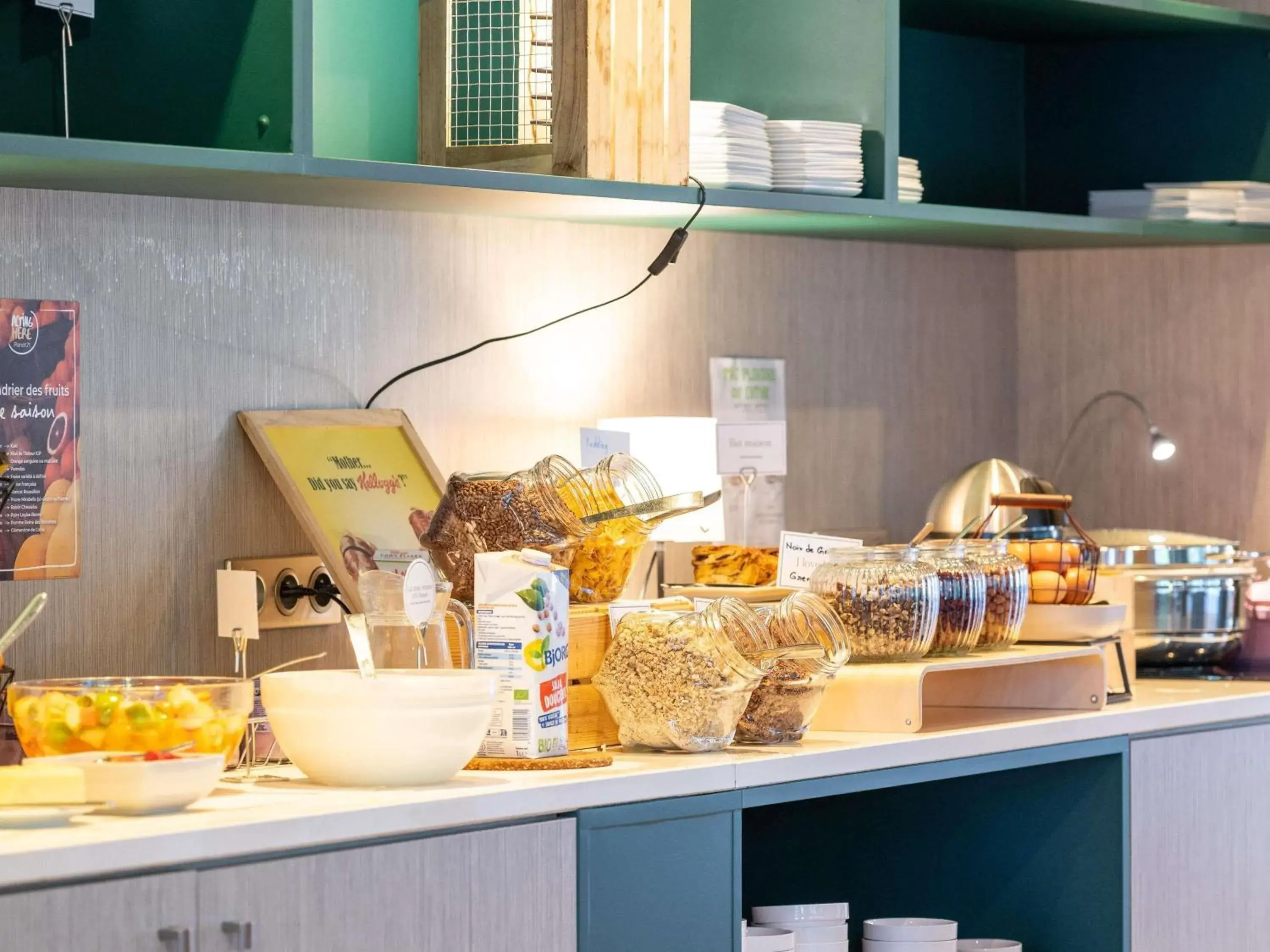 Breakfast in Mercure Grenoble Centre Porte des Alpes Breakfast in Mercure Grenoble Centre Porte des Alpes