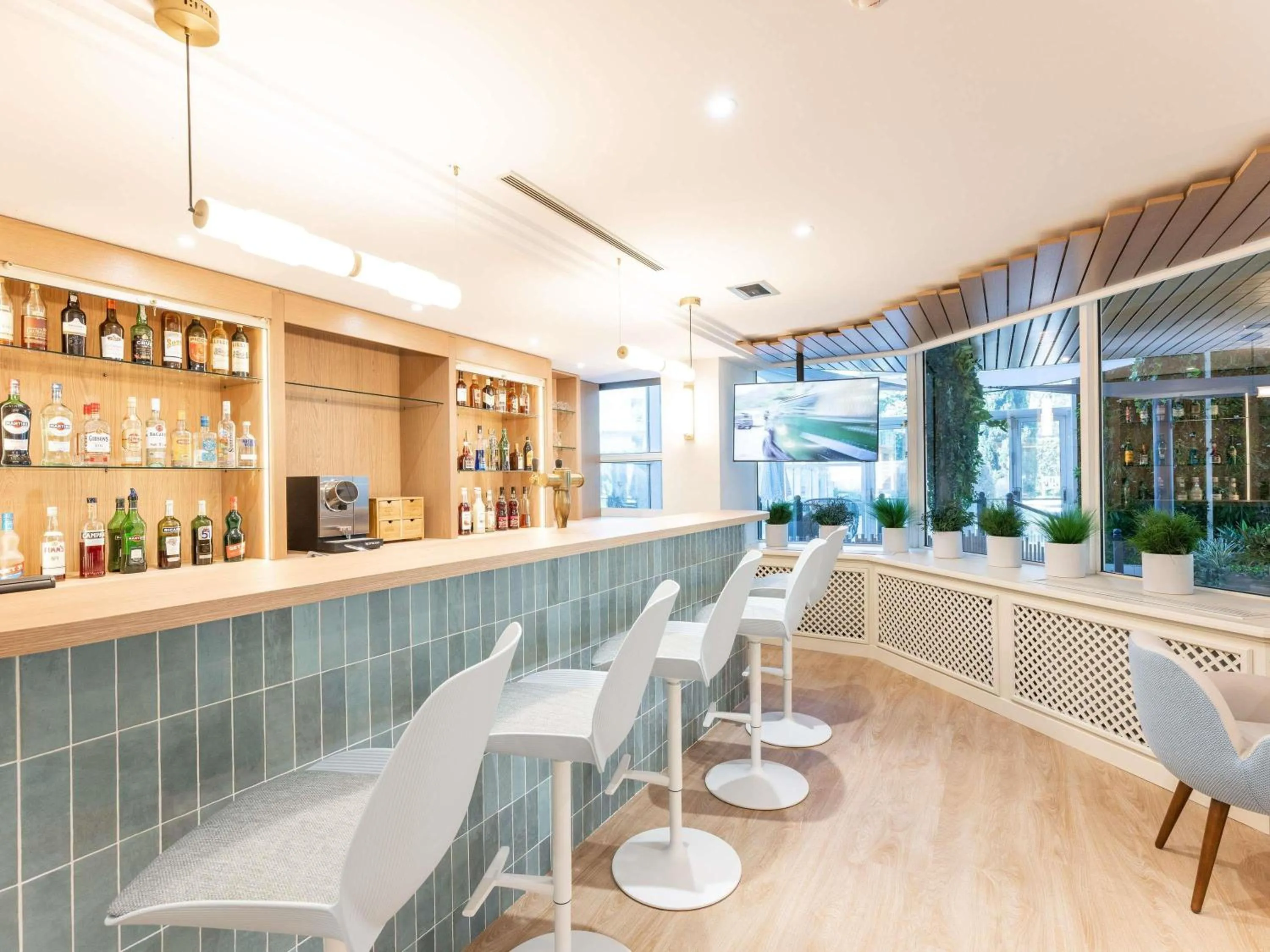 Lounge or bar in Mercure Grenoble Centre Porte des Alpes