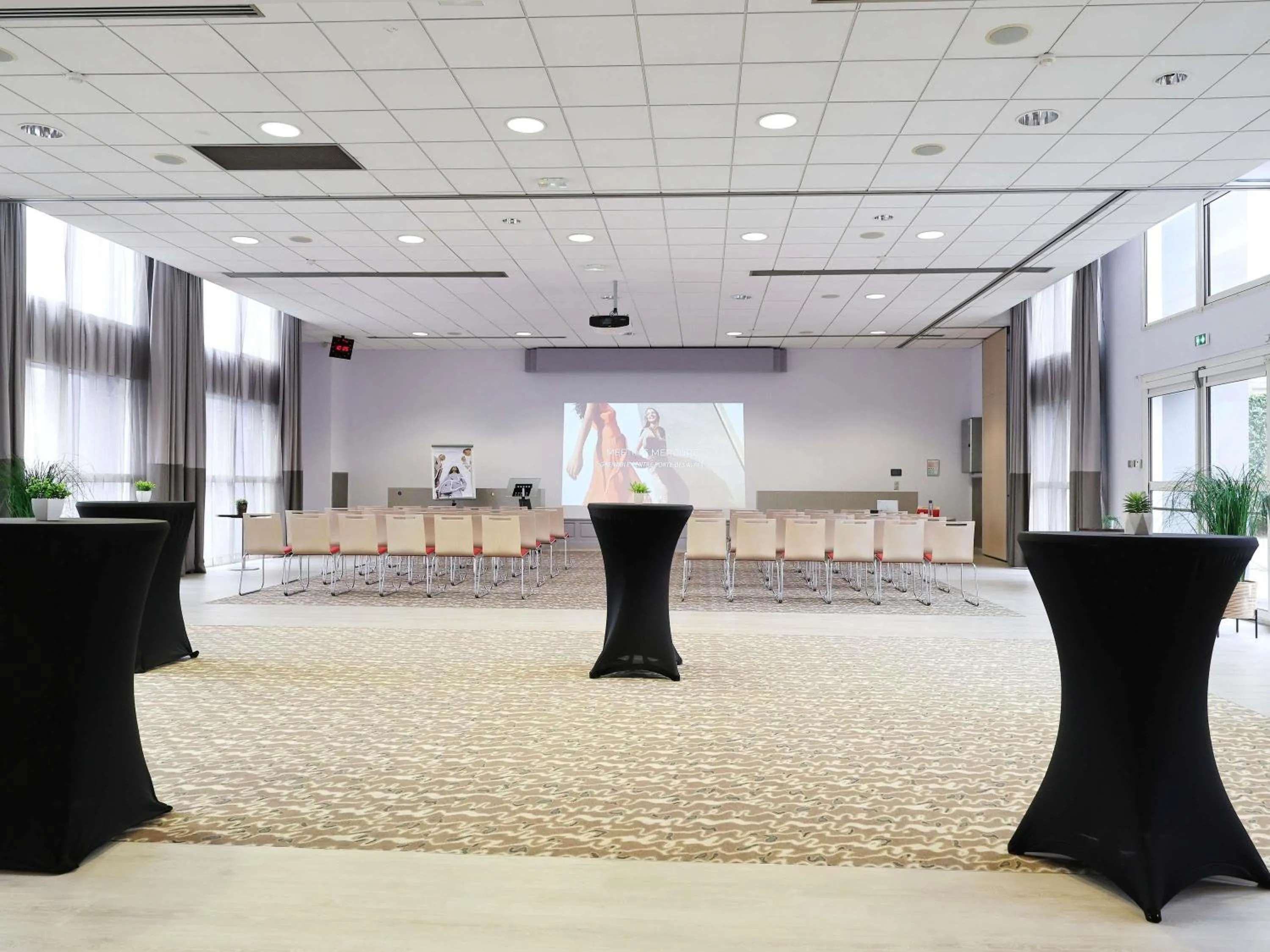 Meeting/conference room in Mercure Grenoble Centre Porte des Alpes