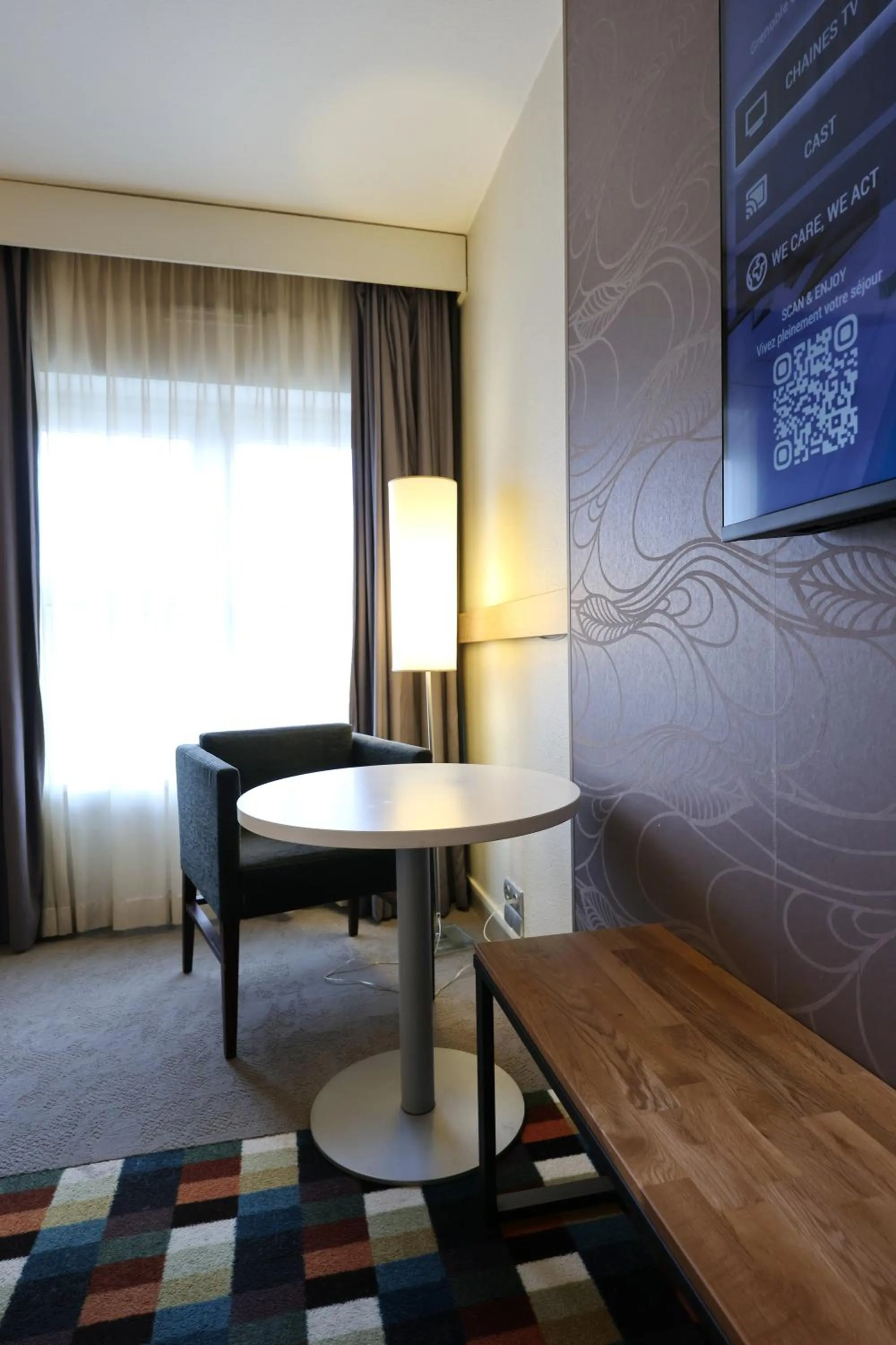 Photo of the whole room in Mercure Grenoble Centre Porte des Alpes