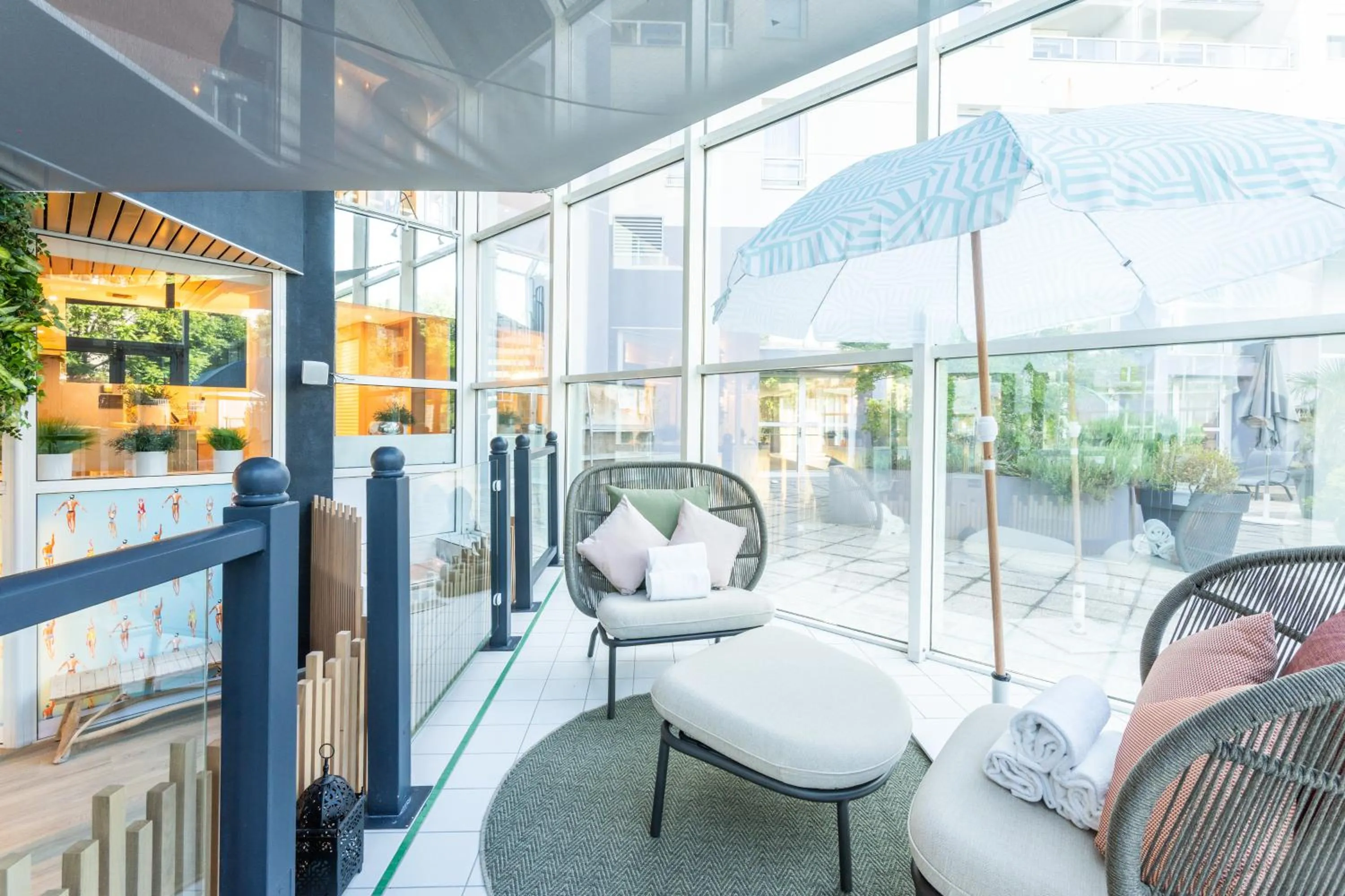Pool view in Mercure Grenoble Centre Porte des Alpes