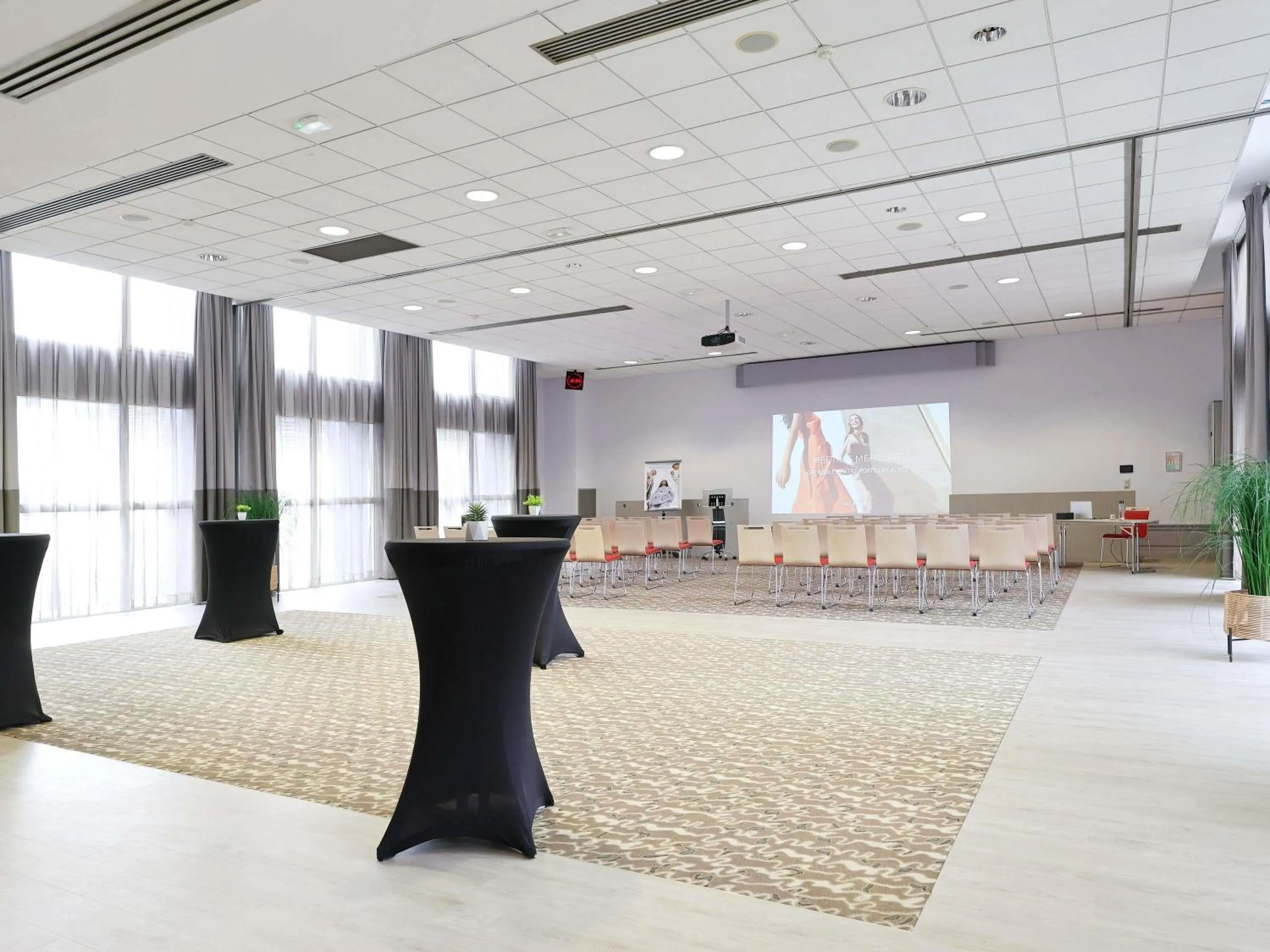 Meeting/conference room in Mercure Grenoble Centre Porte des Alpes