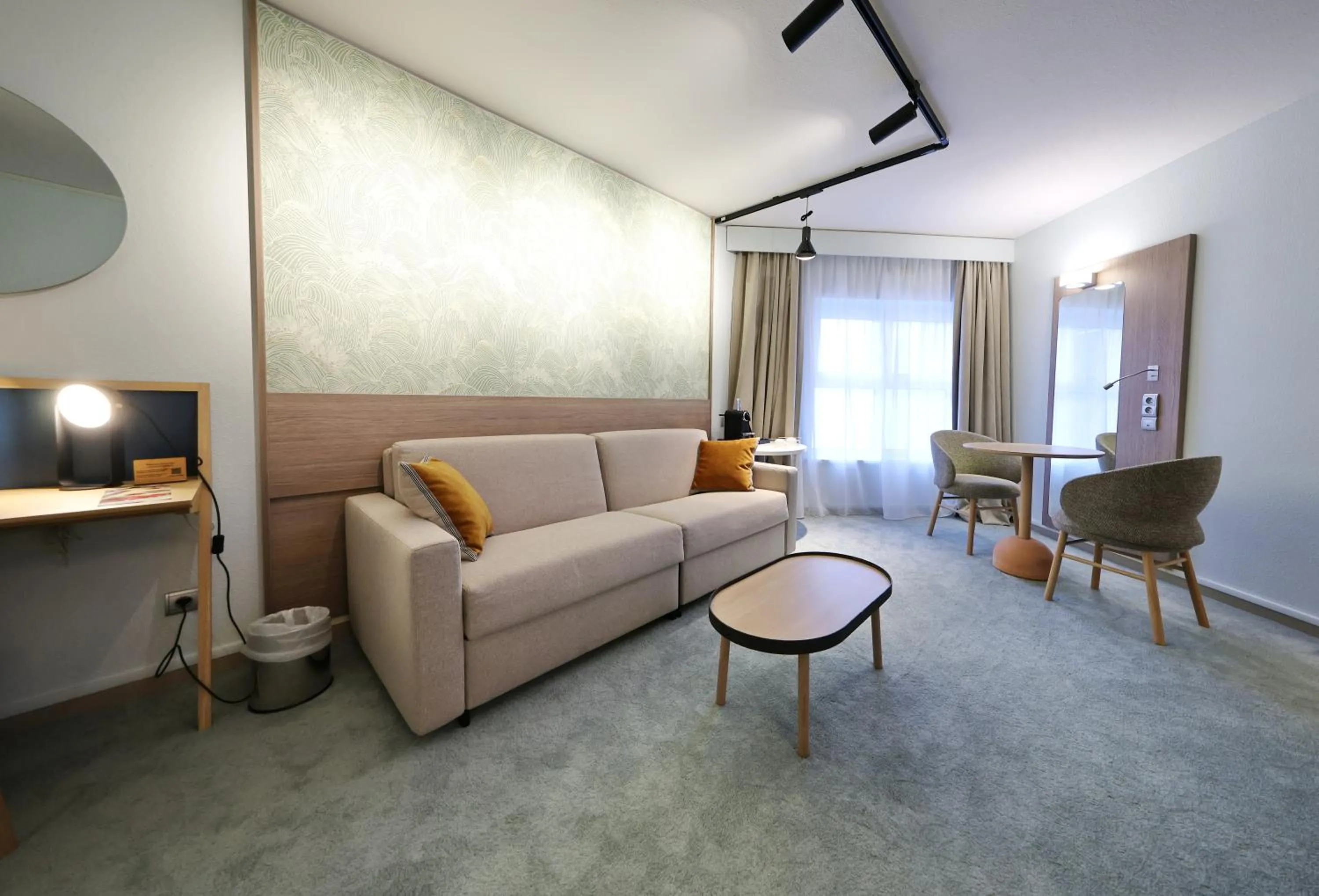 Living room in Mercure Grenoble Centre Porte des Alpes